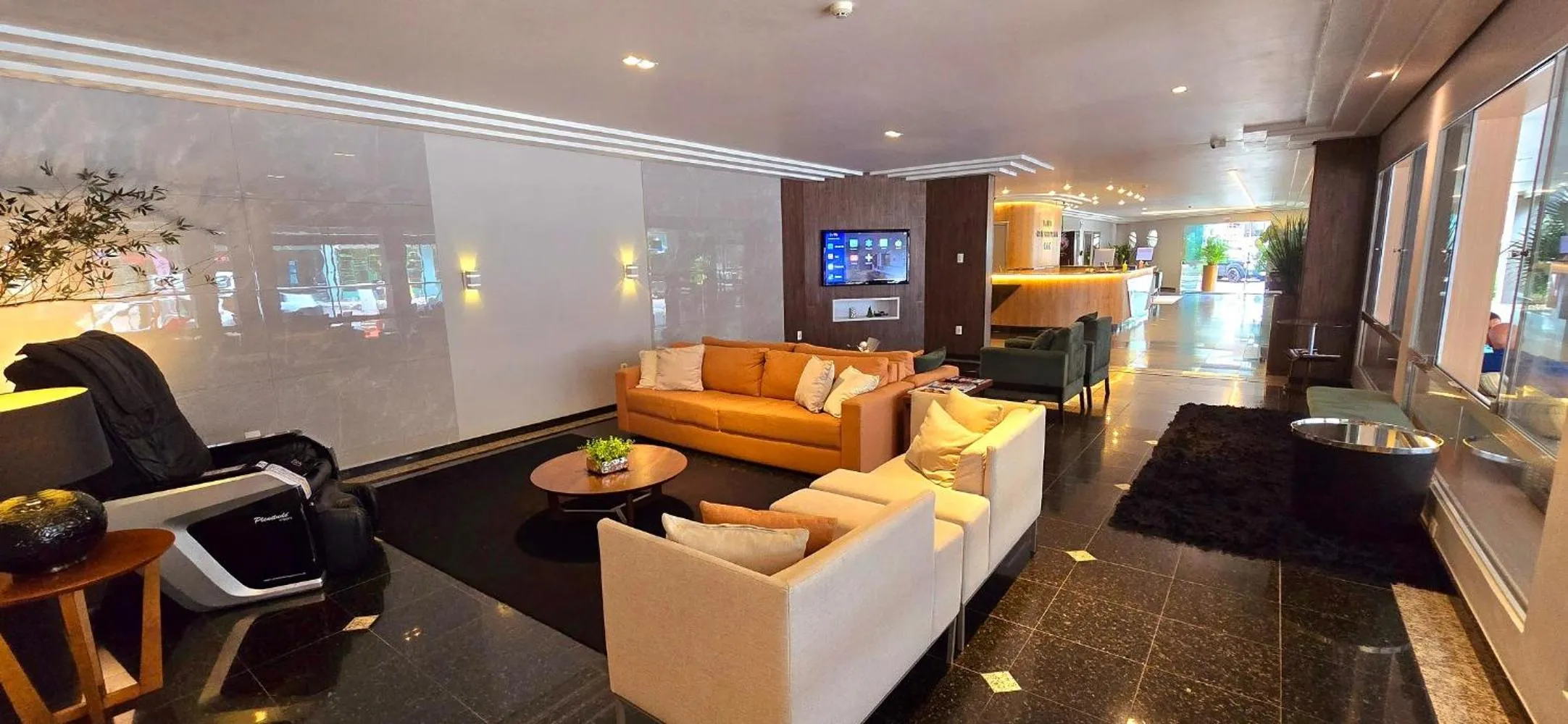Communal lounge/ TV room in Hotel Gracher Praia
