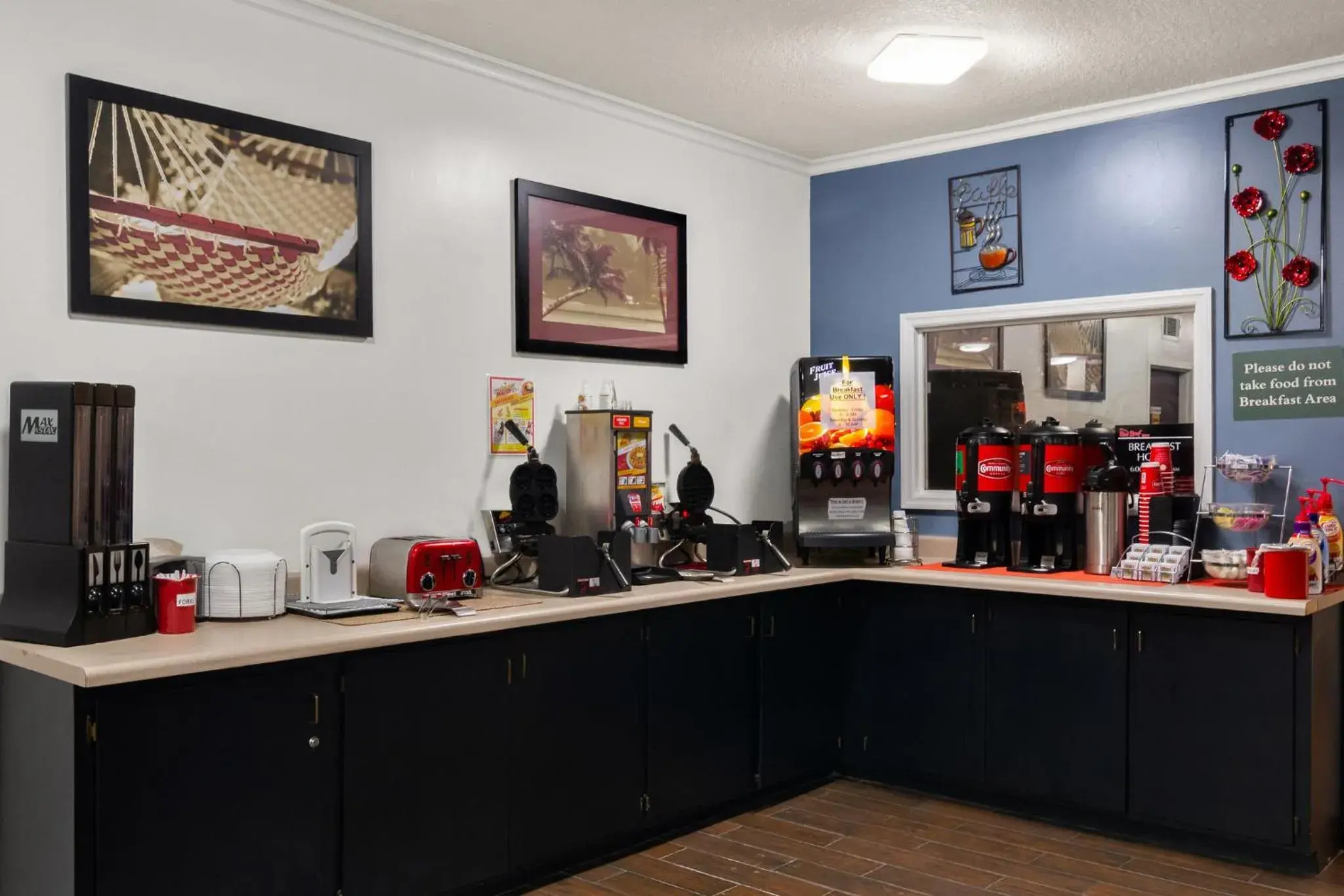 Breakfast in Red Roof Inn Kingsland Breakfast in Red Roof Inn Kingsland