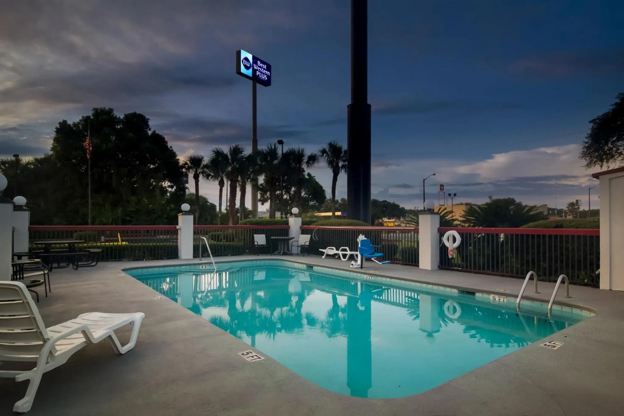Property building in Red Roof Inn Kingsland