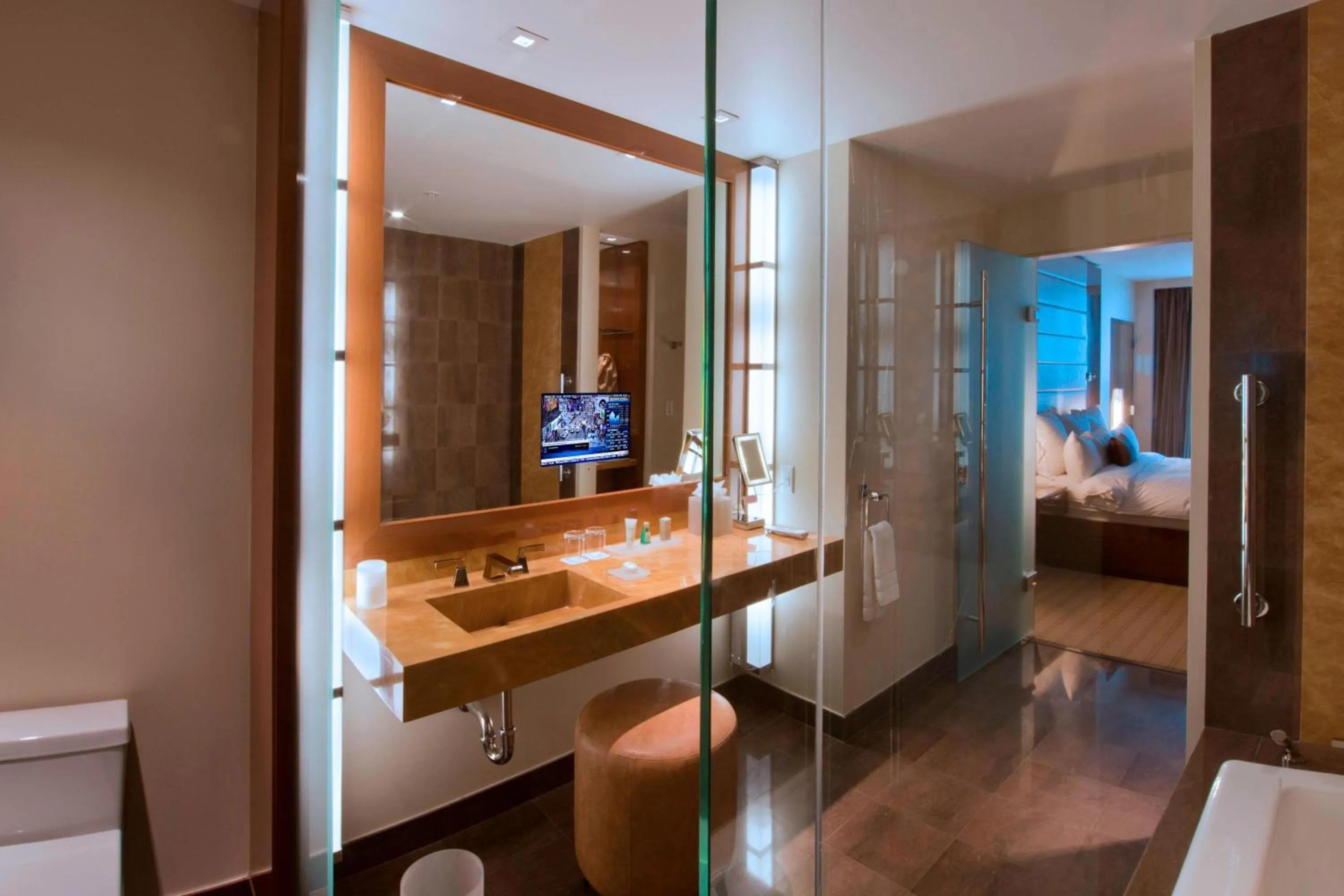 Bathroom, Bed in JW Marriott Marquis Miami