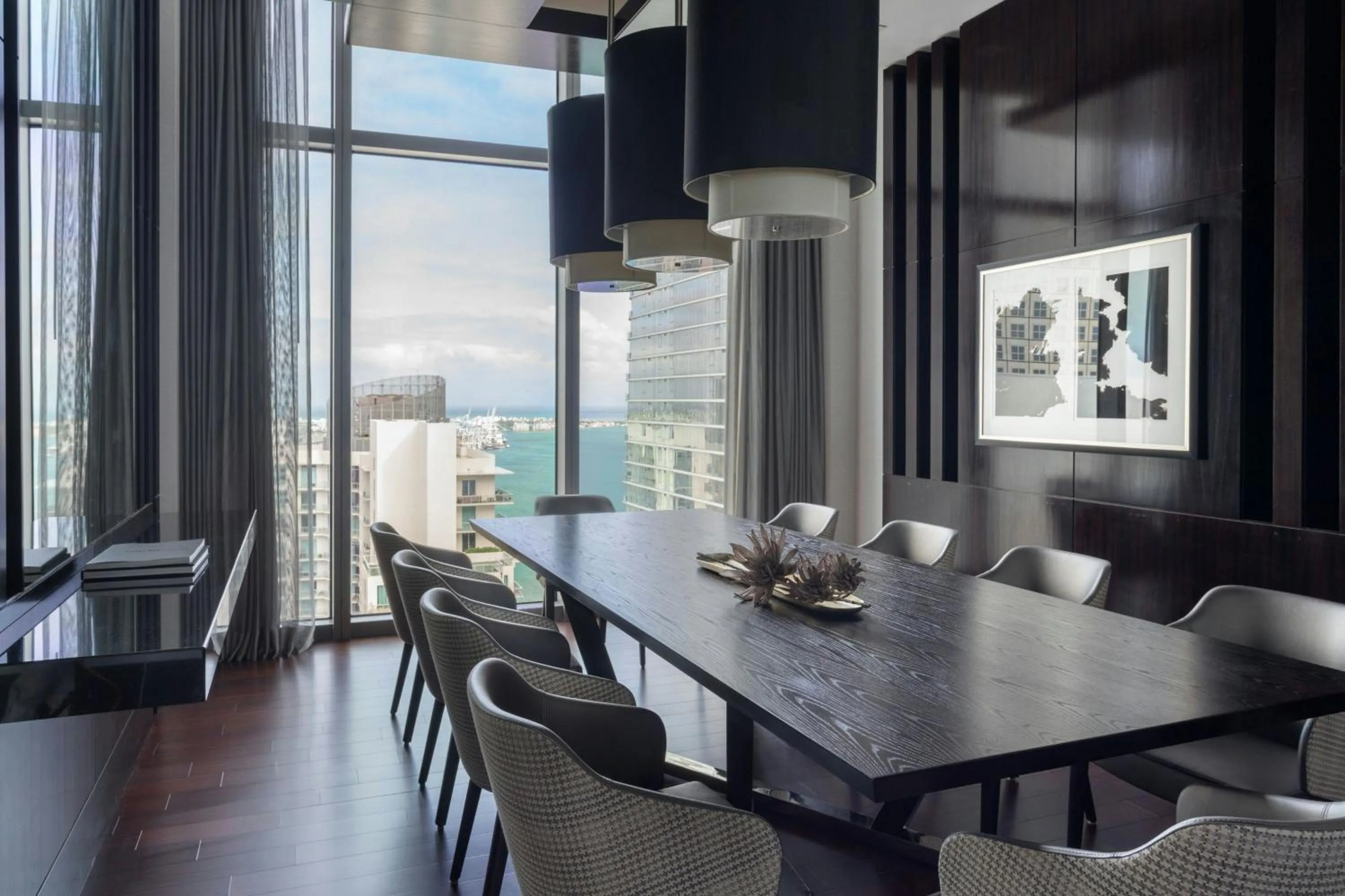 Photo of the whole room in JW Marriott Marquis Miami