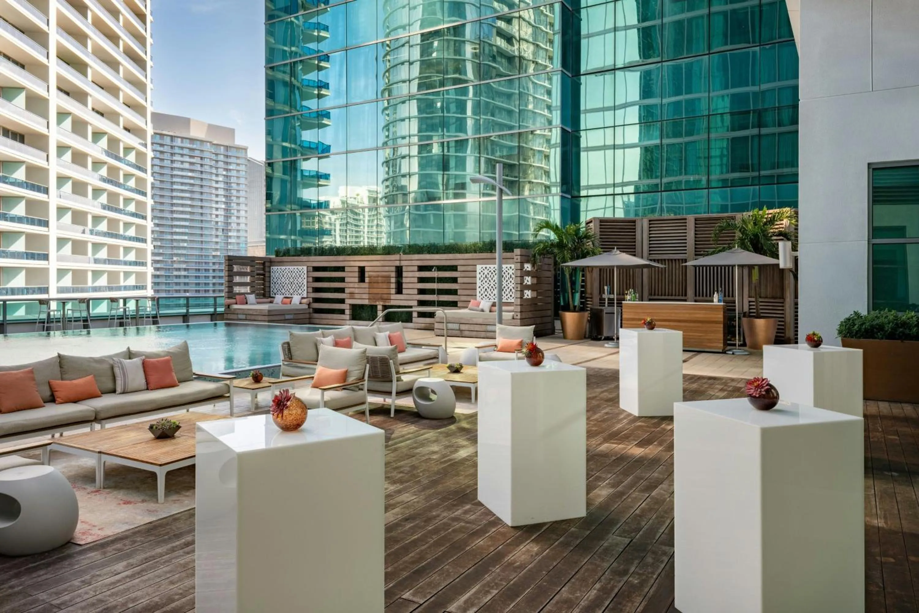 Swimming pool in JW Marriott Marquis Miami