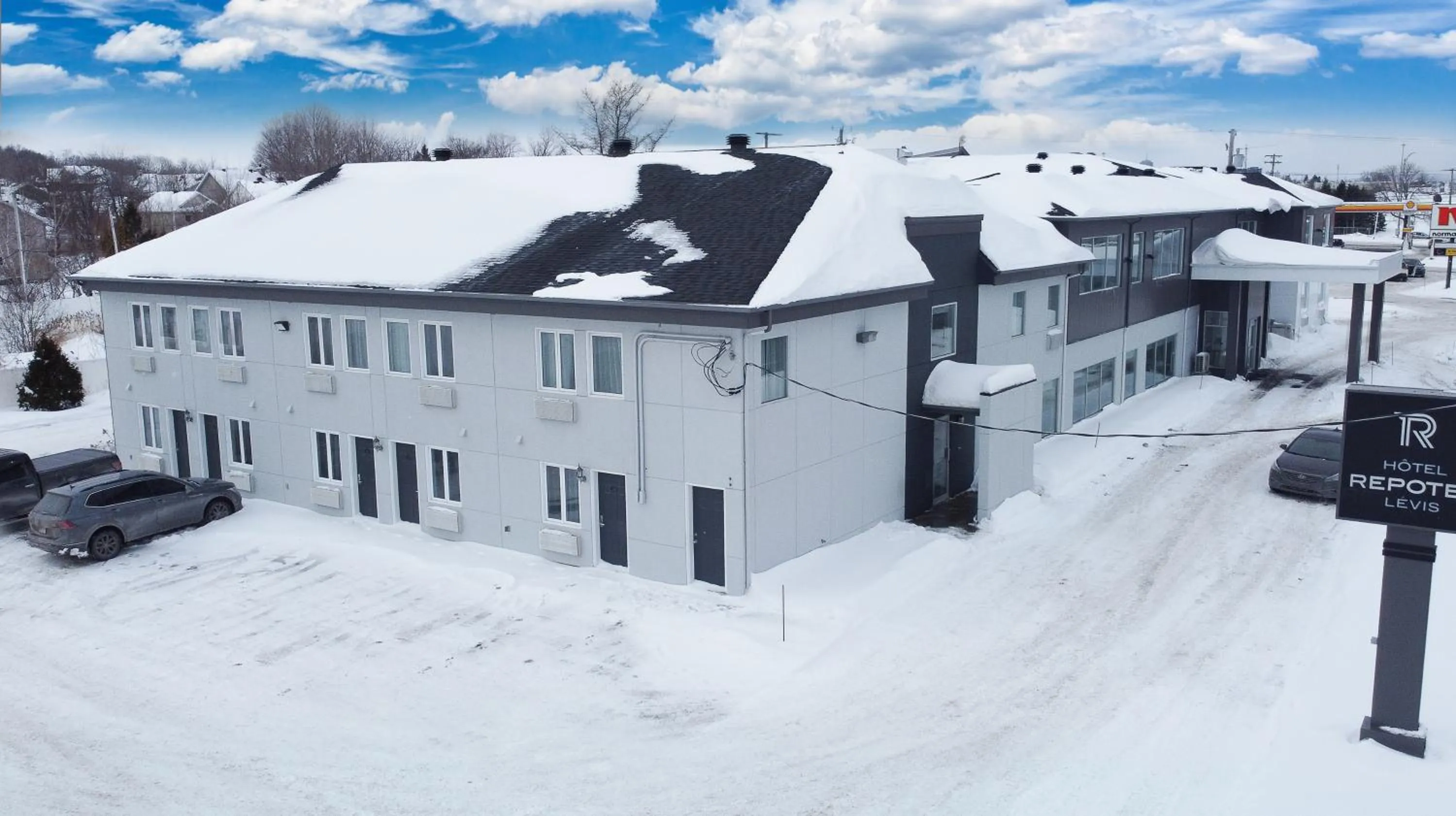 Property building in Repotel Levis