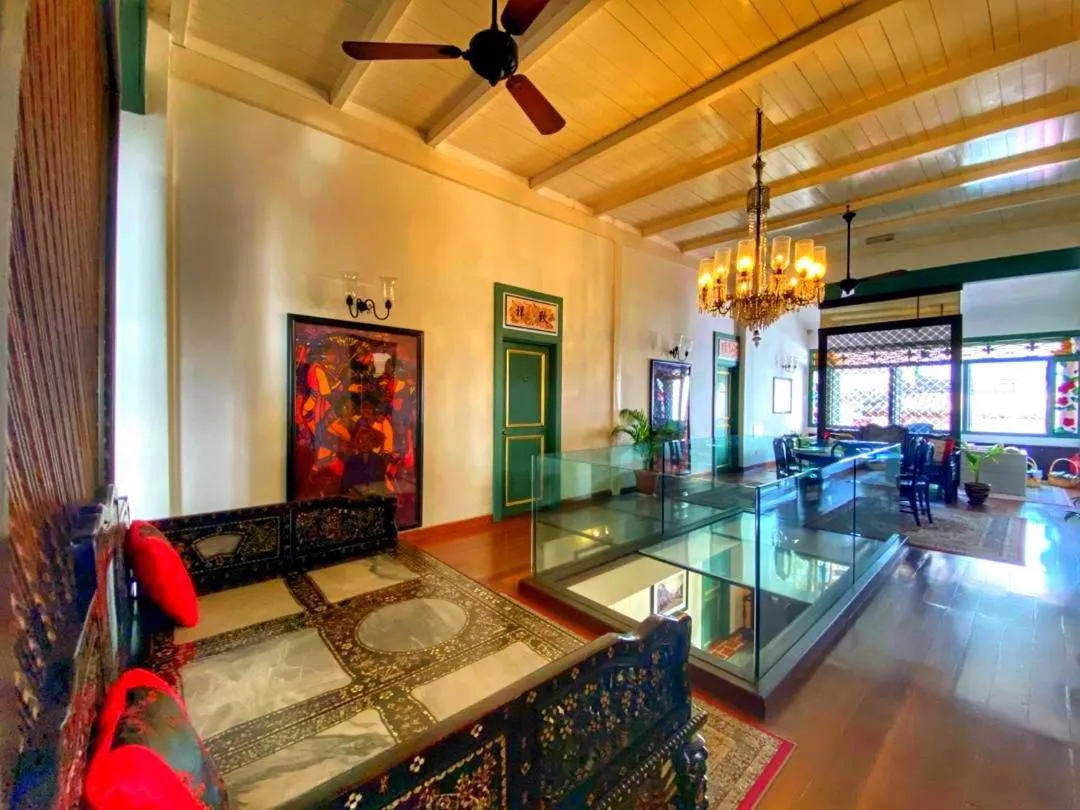 Communal lounge/ TV room in Yeng Keng Hotel