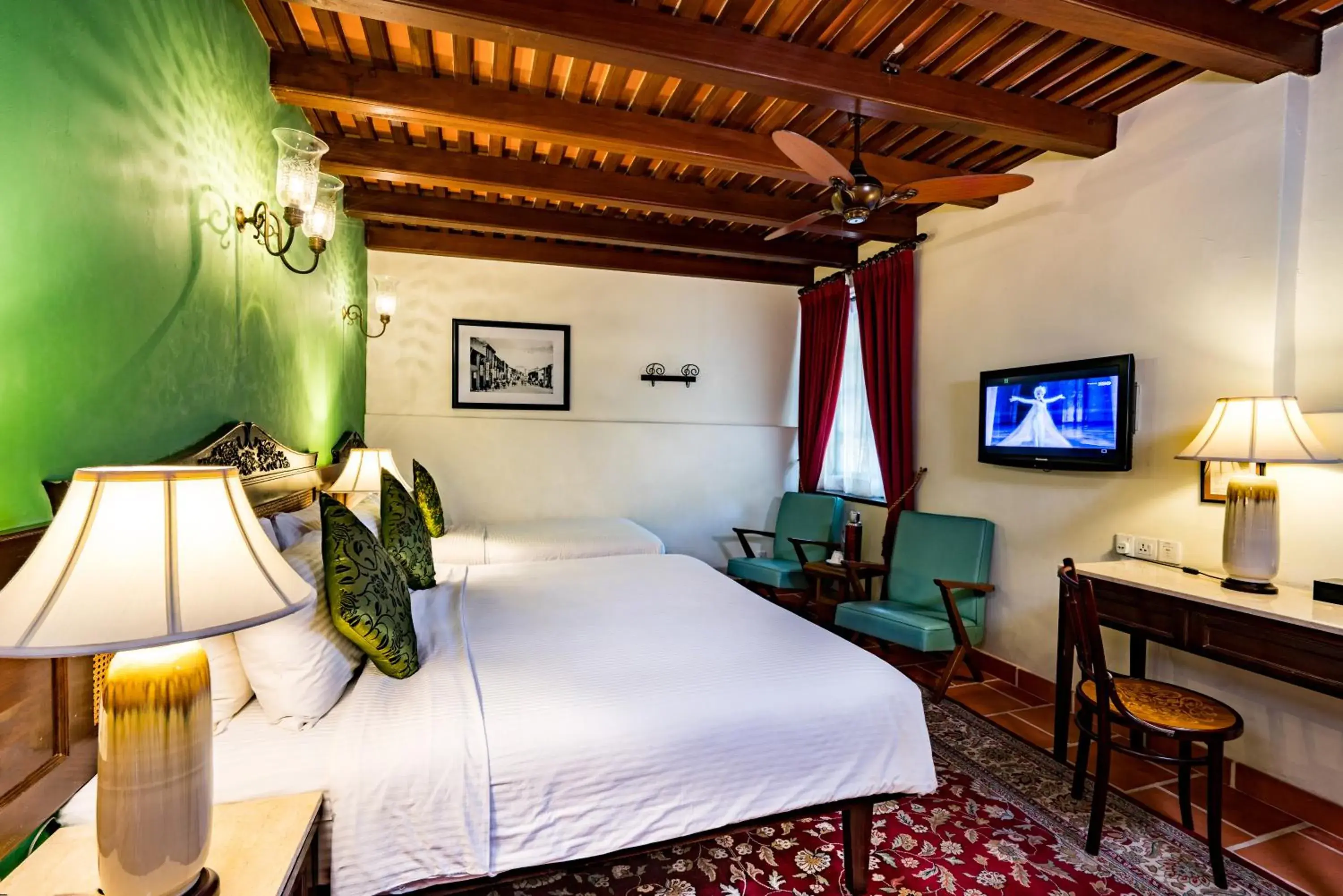 TV and multimedia, Bed in Yeng Keng Hotel TV and multimedia, Bed in Yeng Keng Hotel