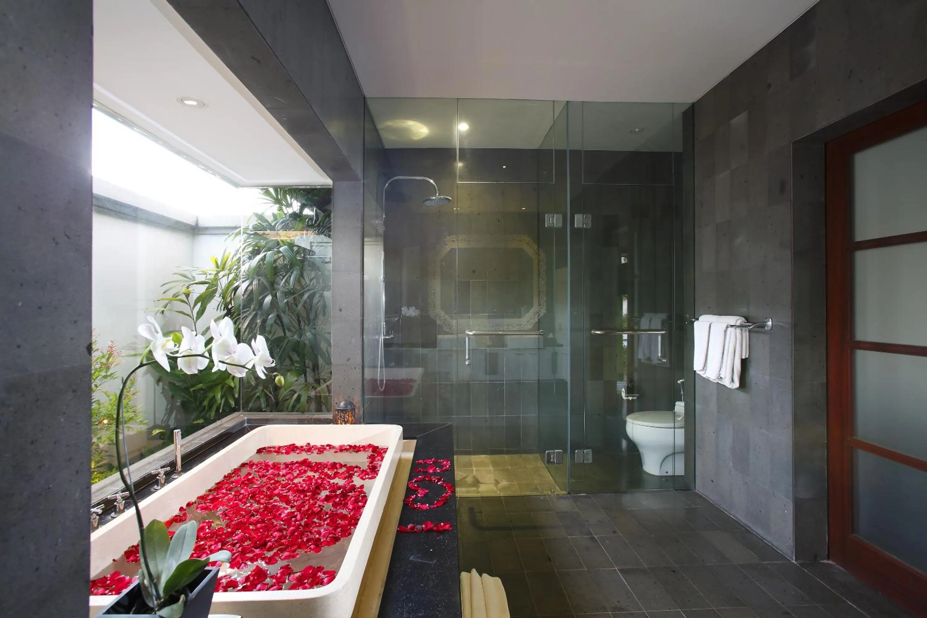 Bathroom in Nunia Boutique Villa