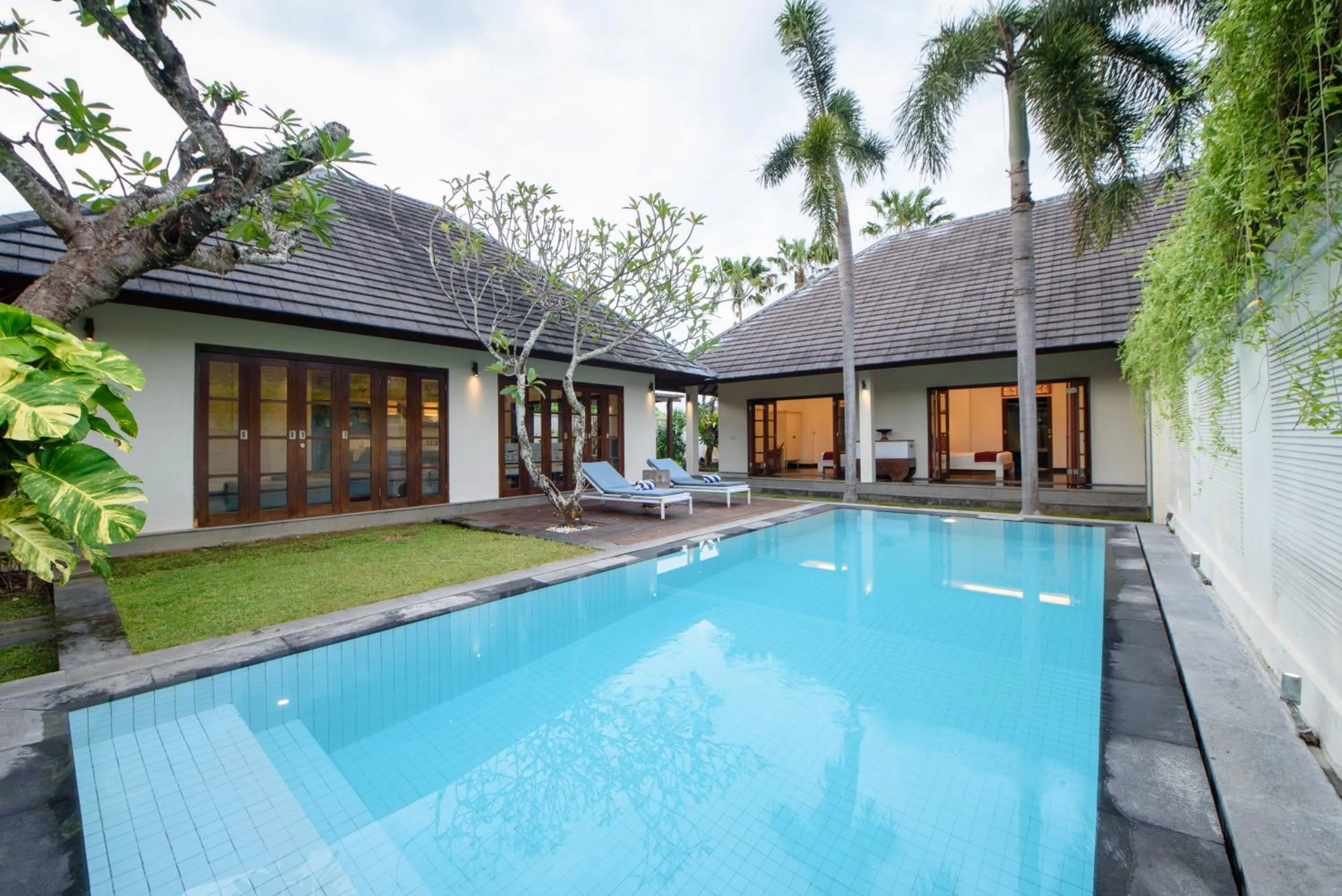 Swimming pool in Nunia Boutique Villa