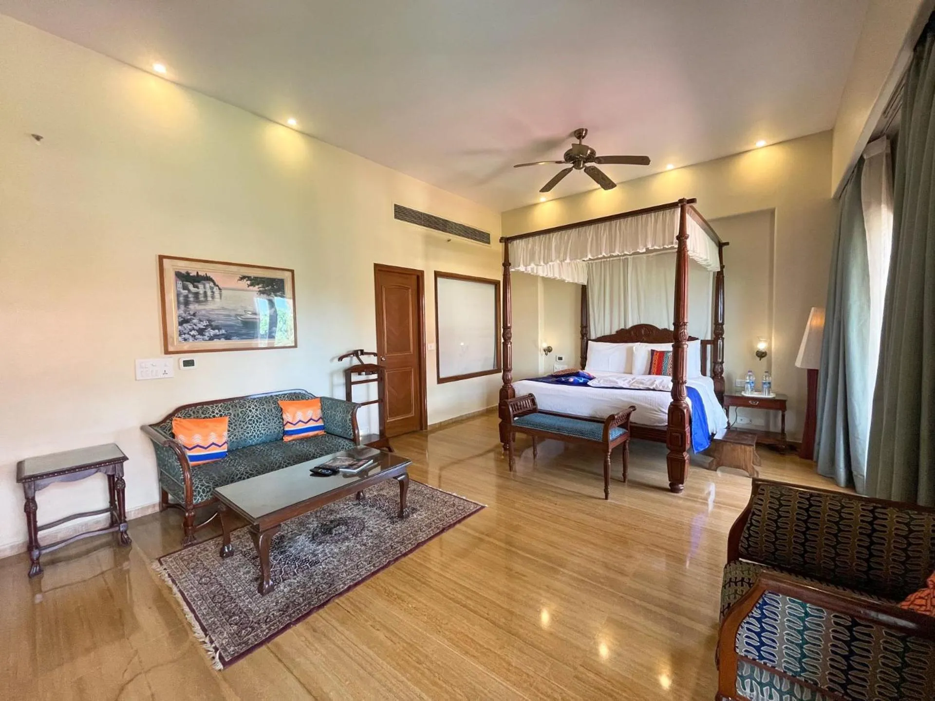 Photo of the whole room, Bed in Acron Candolim Regina