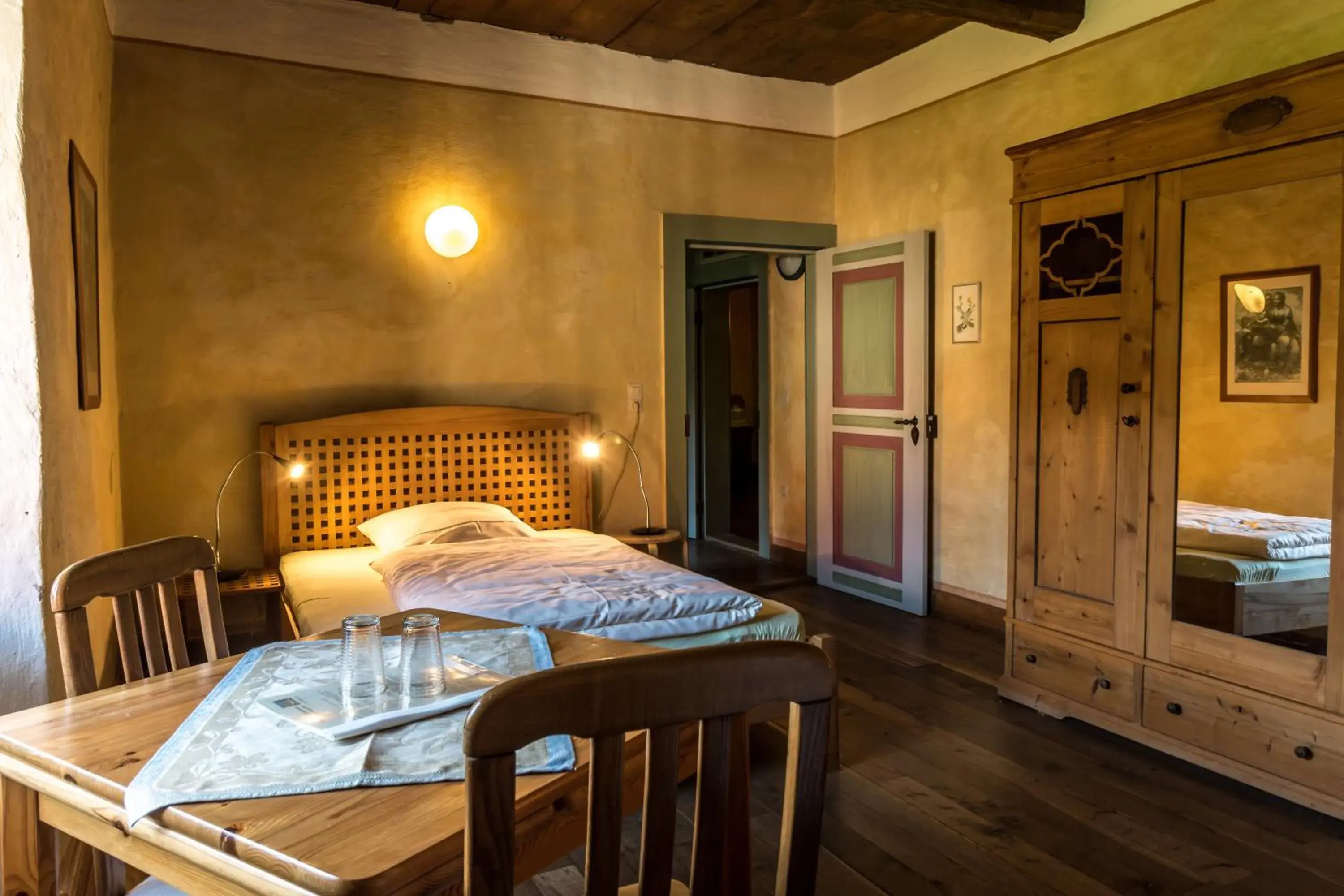 Double Room with Private Bathroom - single occupancy in Kloster Malgarten Double Room with Private Bathroom - single occupancy in Kloster Malgarten