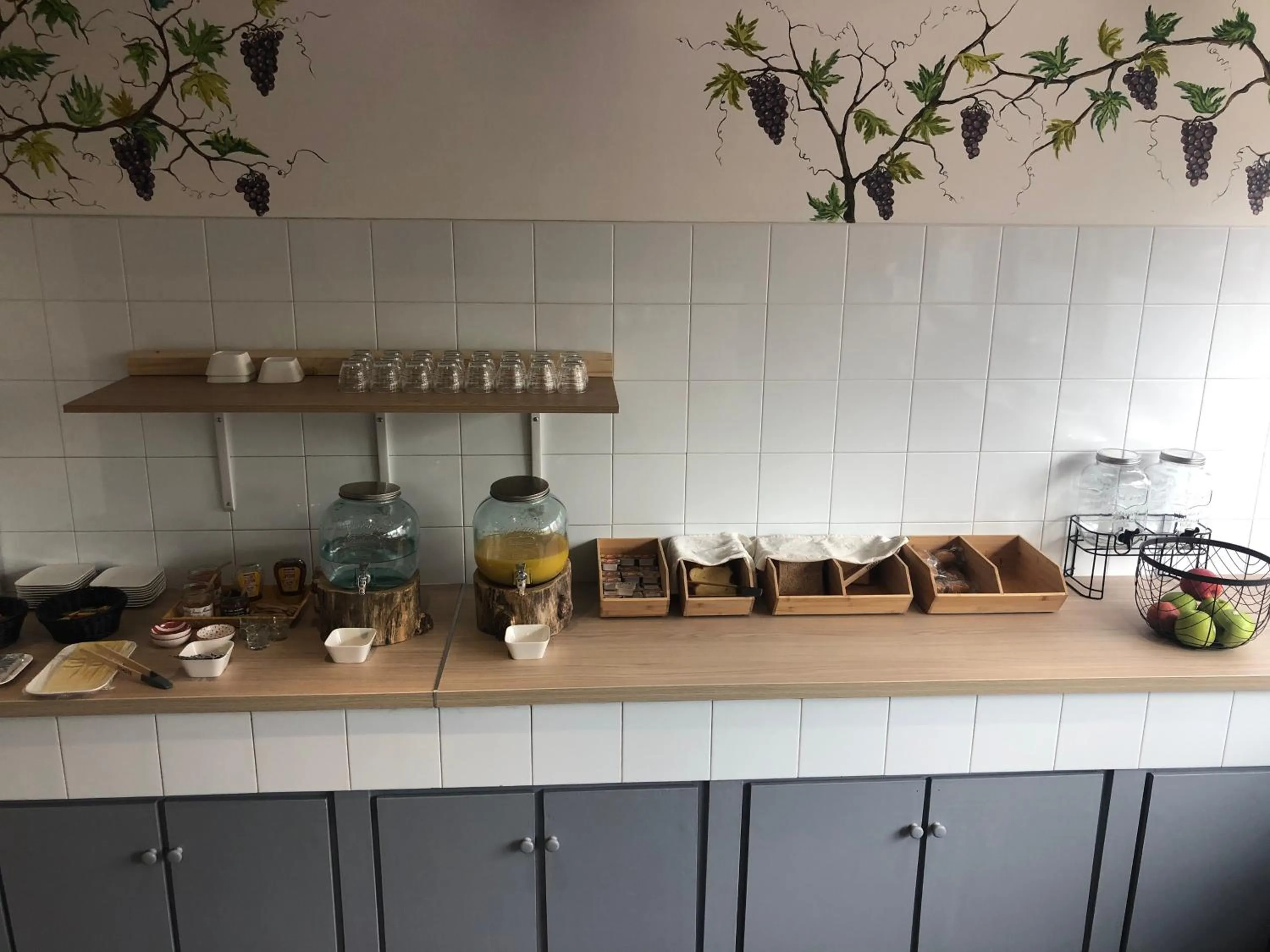 Breakfast in PARIS par trains, AREA, Studios avec salle de bain et kitchenette Privées, OU, chambres avec salles bain et cuisines communes