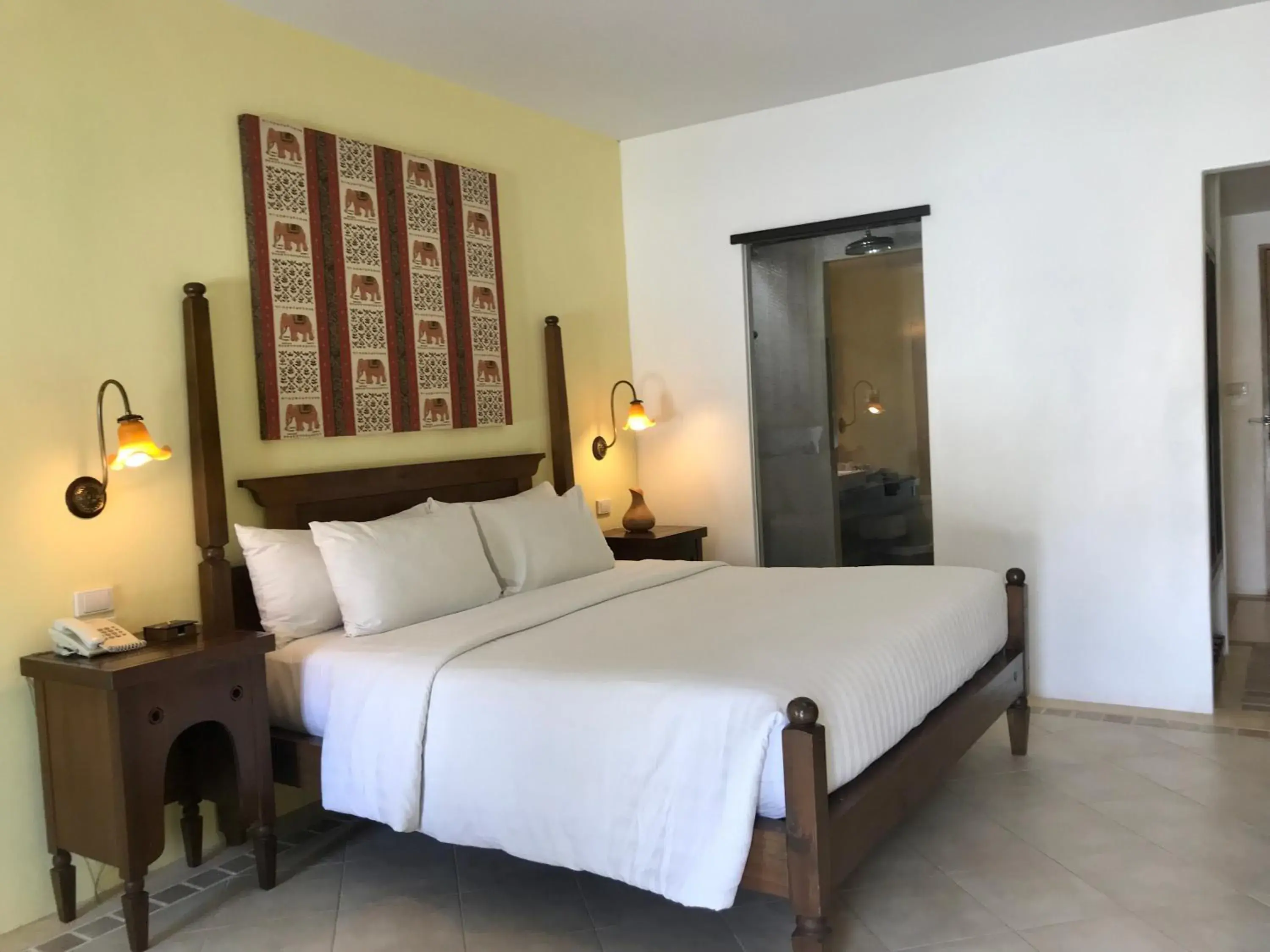 TV and multimedia, Bed in Ao Nang Colors Hotel - Aonang Beach TV and multimedia, Bed in Ao Nang Colors Hotel - Aonang Beach