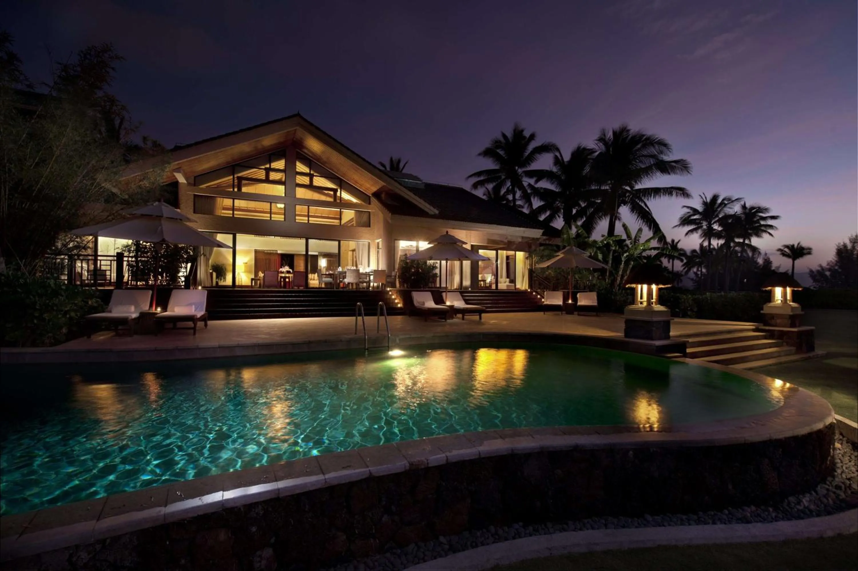 Bed in Hilton Sanya Yalong Bay Resort & Spa