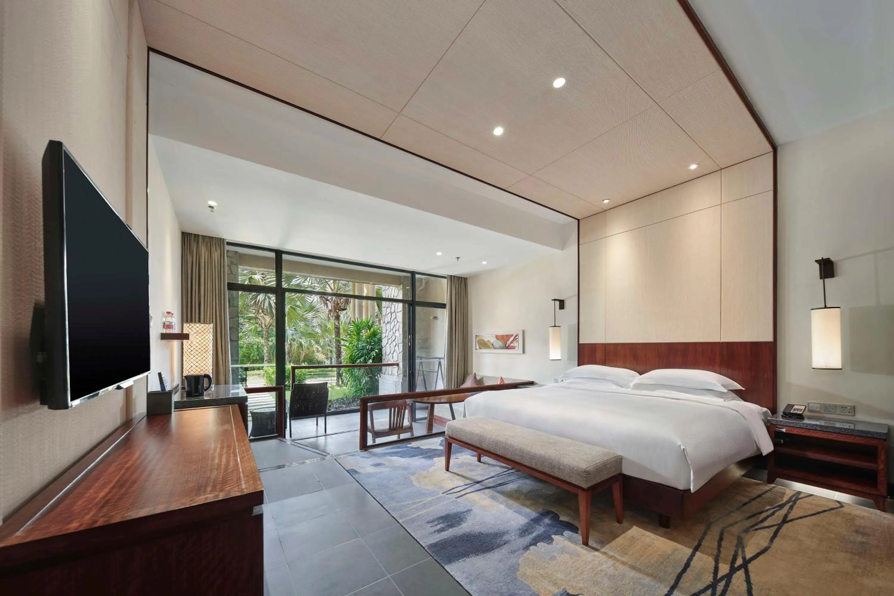 Bed in Hilton Sanya Yalong Bay Resort & Spa