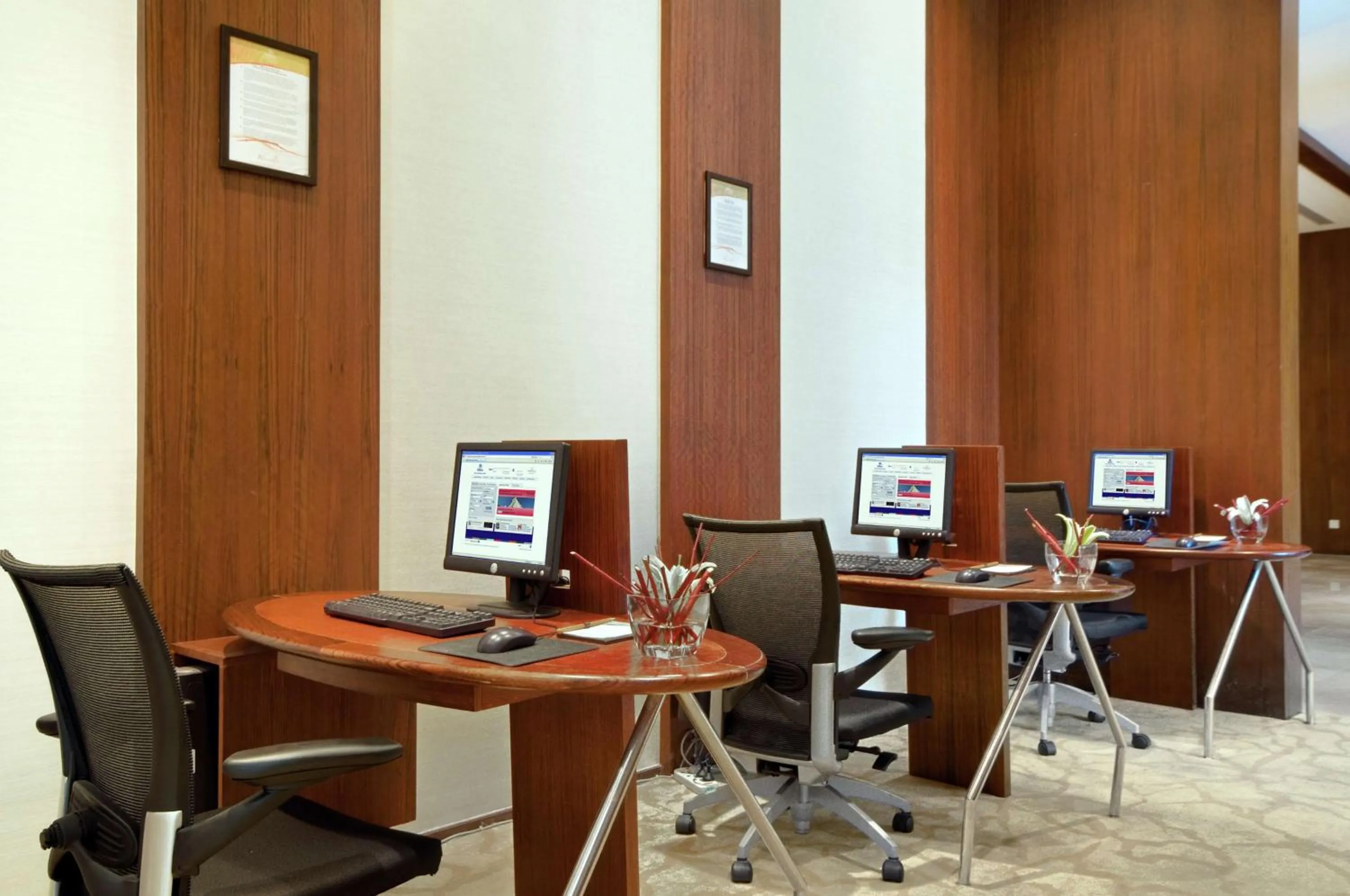 Business facilities in Hilton Sanya Yalong Bay Resort & Spa