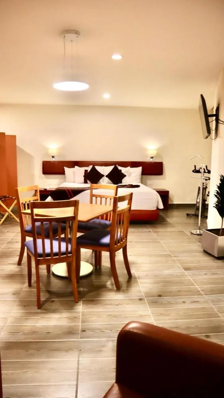 Photo of the whole room in Mision Puebla Angelopolis