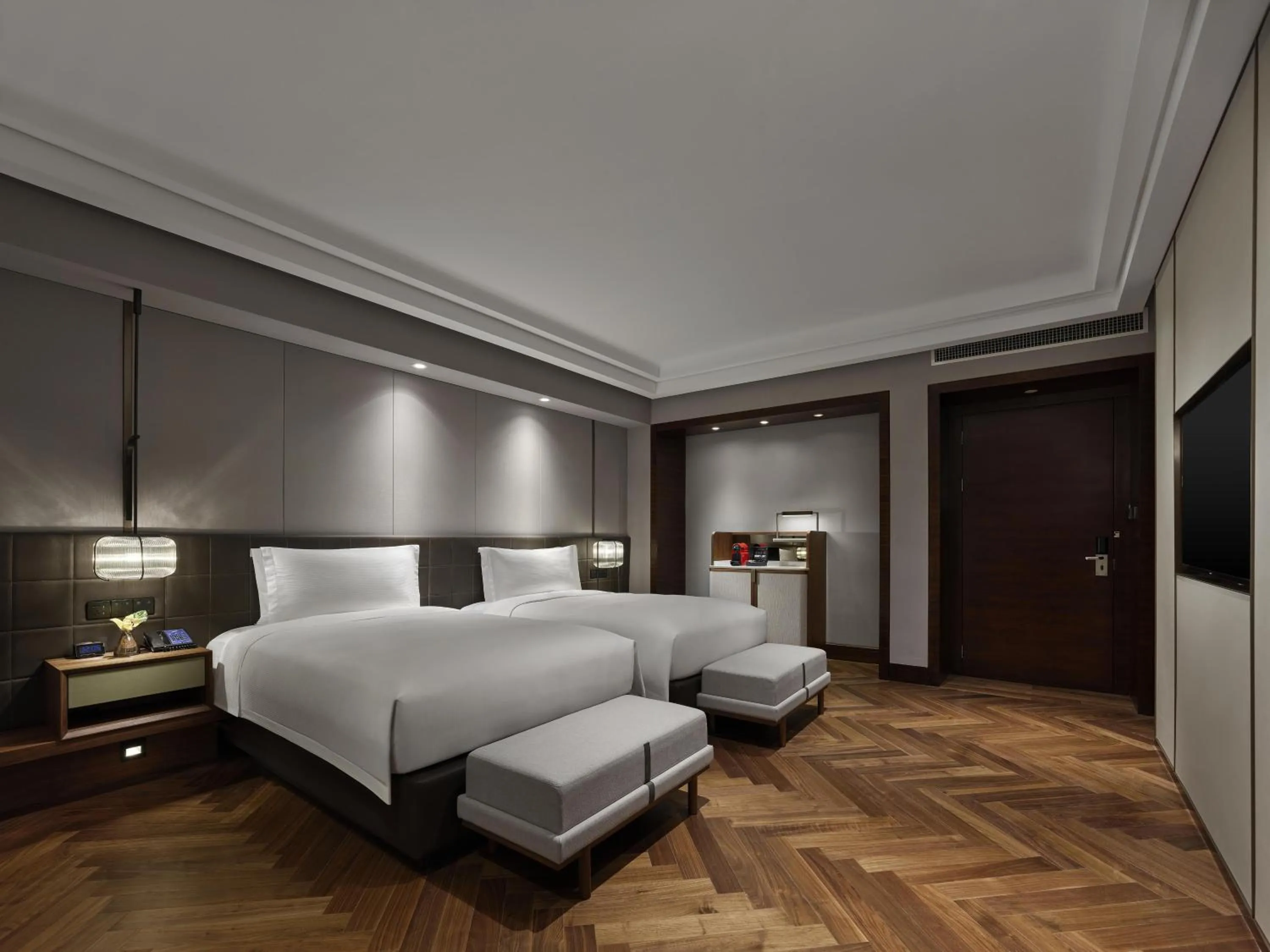 Bedroom, Bed in Hilton Shanghai Hongqiao