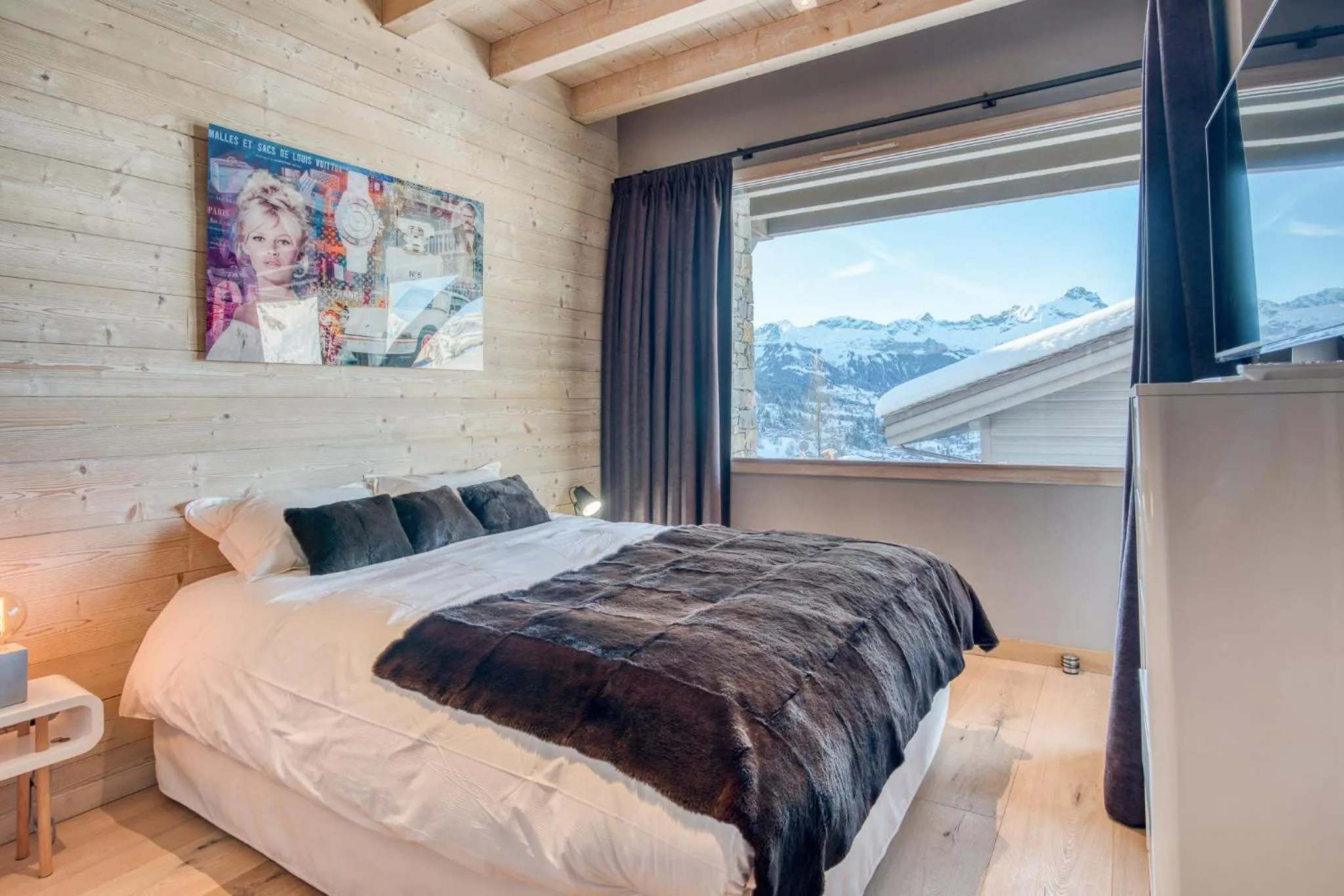 Bed in Chalet Intages