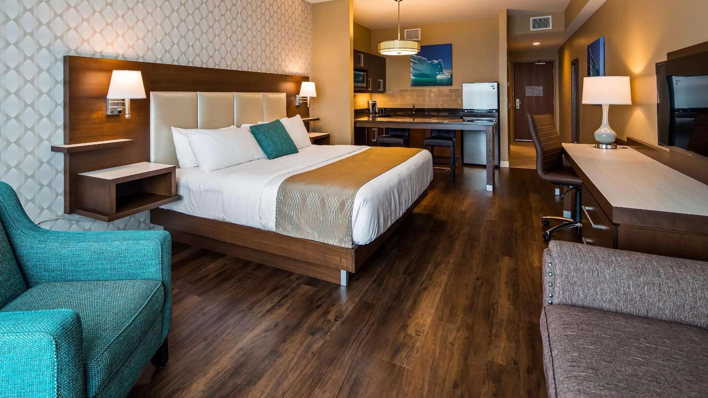 Bedroom, Bed in Best Western Plus St. John's Airport Hotel and Suites