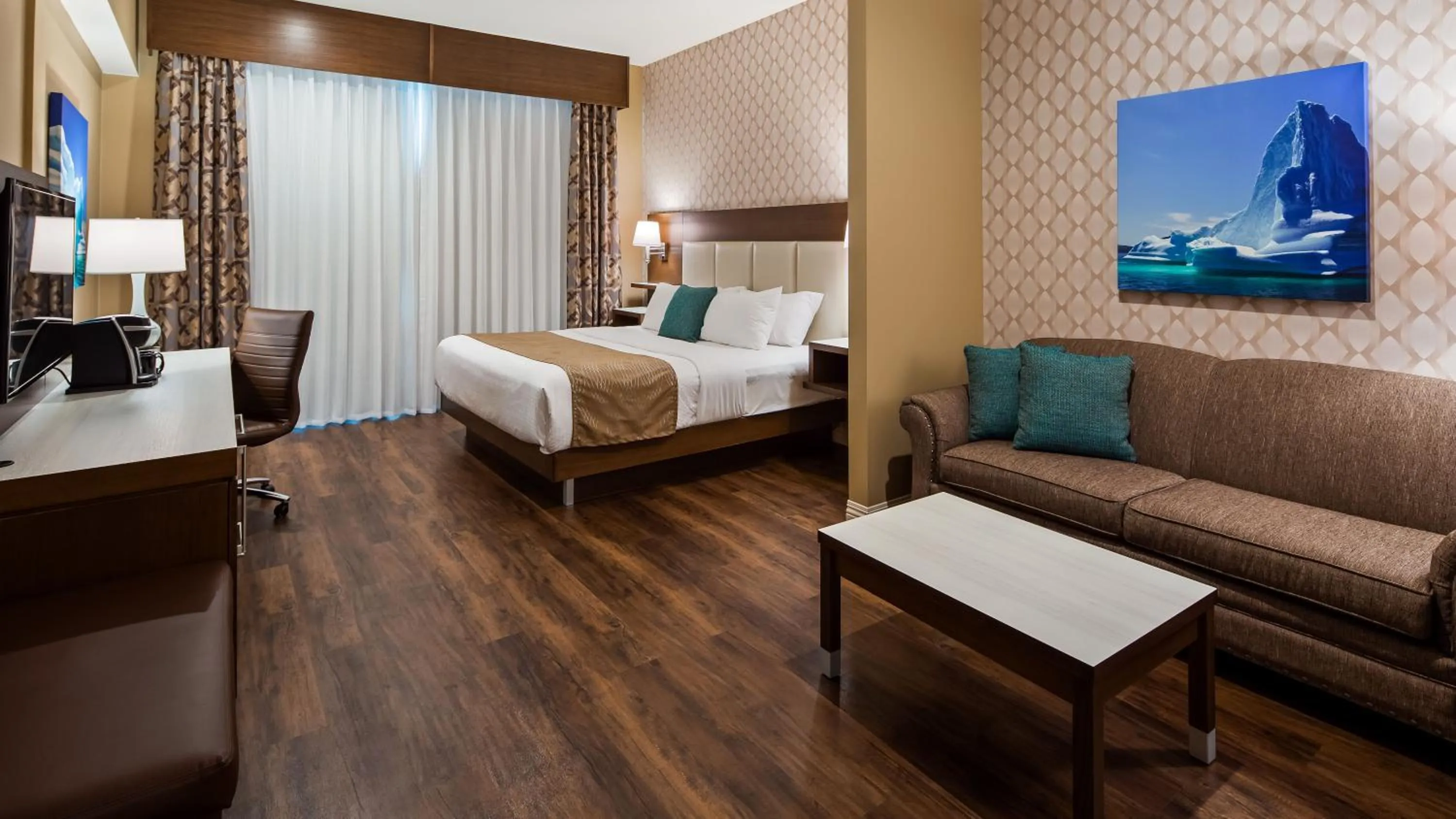 Bedroom, Bed in Best Western Plus St. John's Airport Hotel and Suites