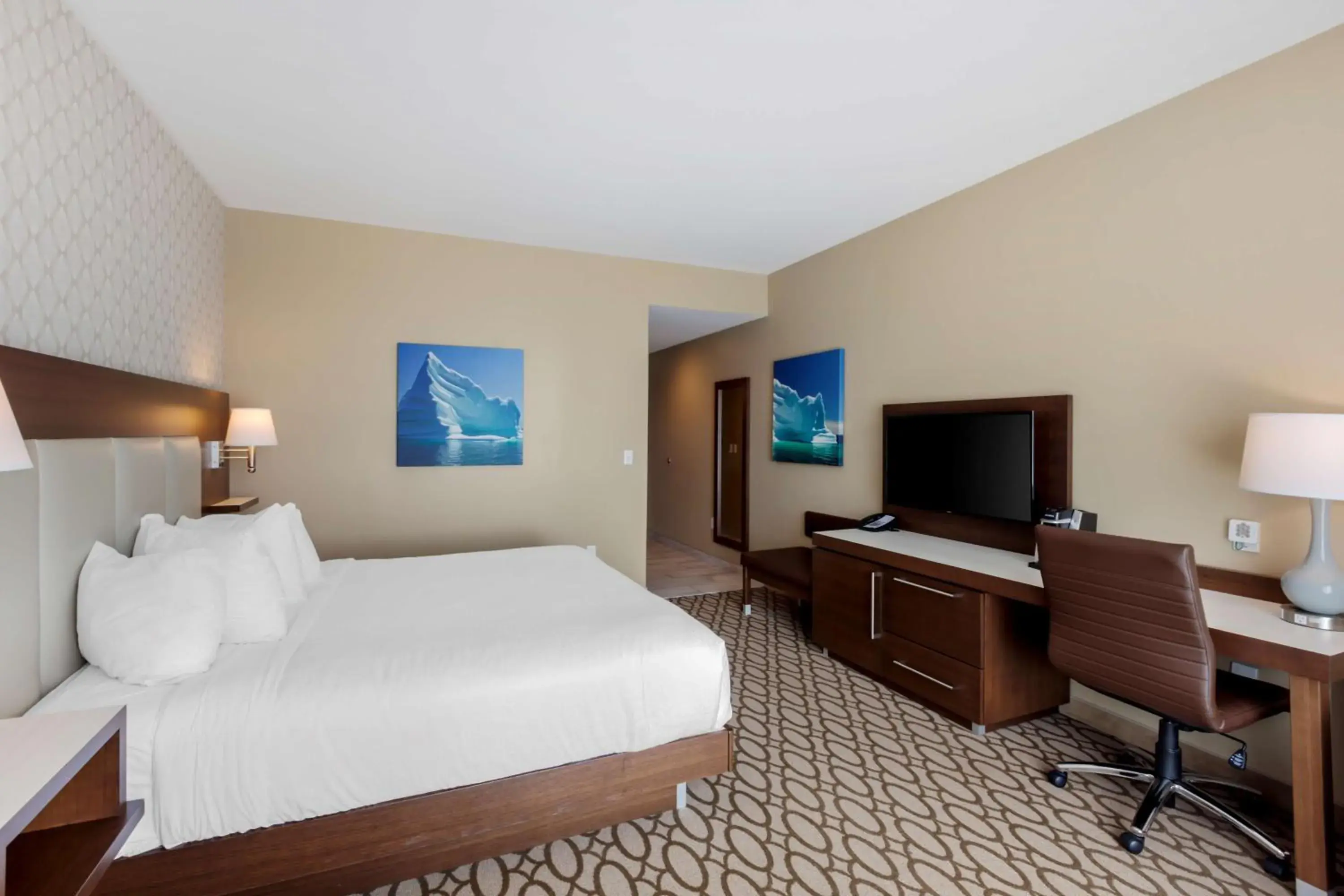 Bedroom, Bed in Best Western Plus St. John's Airport Hotel and Suites Bedroom, Bed in Best Western Plus St. John's Airport Hotel and Suites