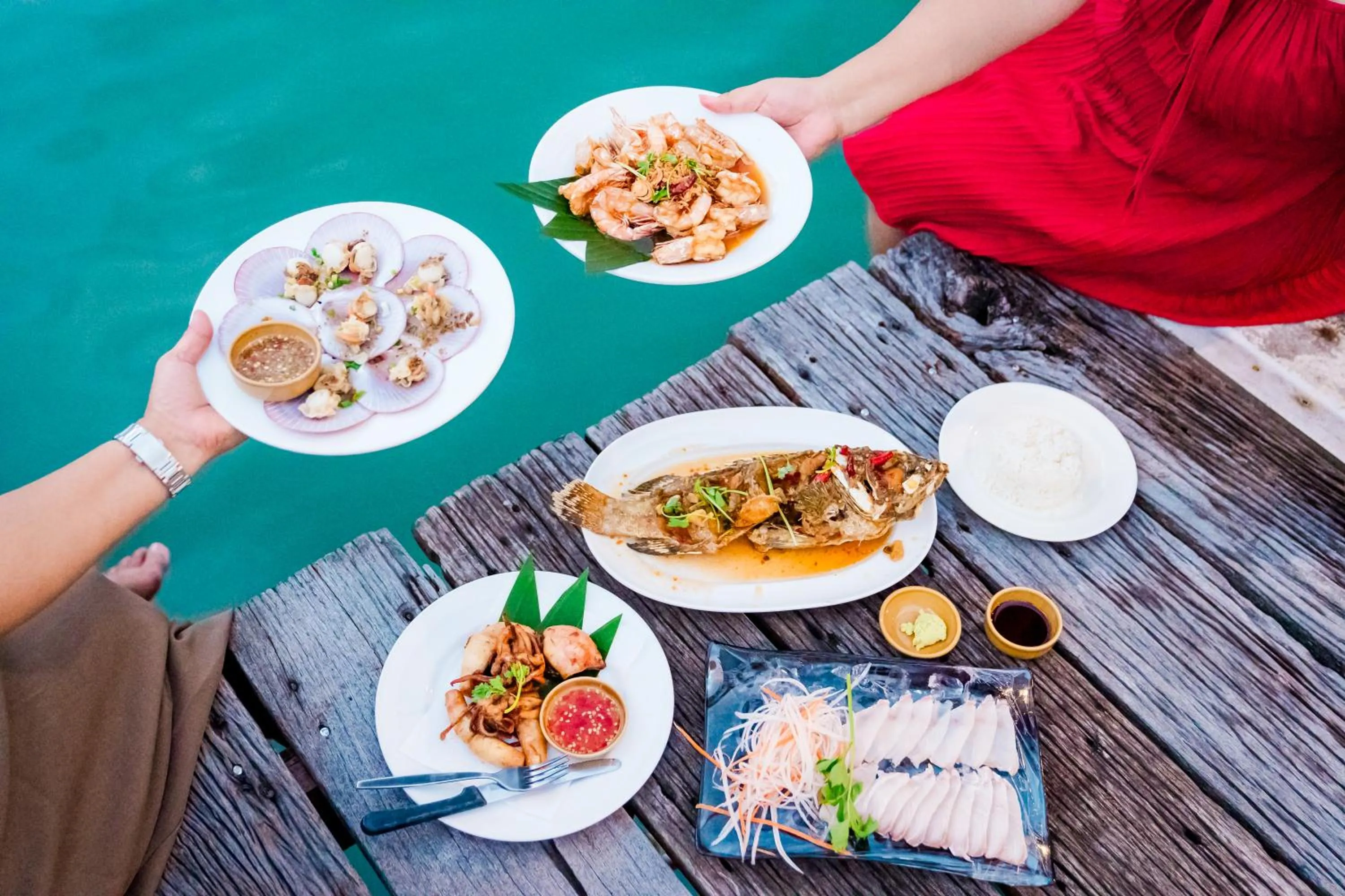 Restaurant/places to eat in Salakphet Resort