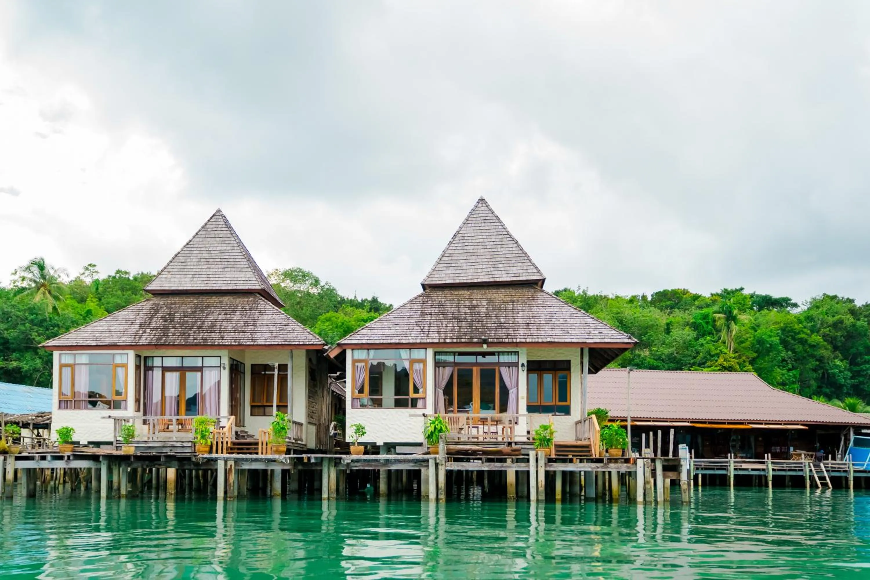 Property building in Salakphet Resort