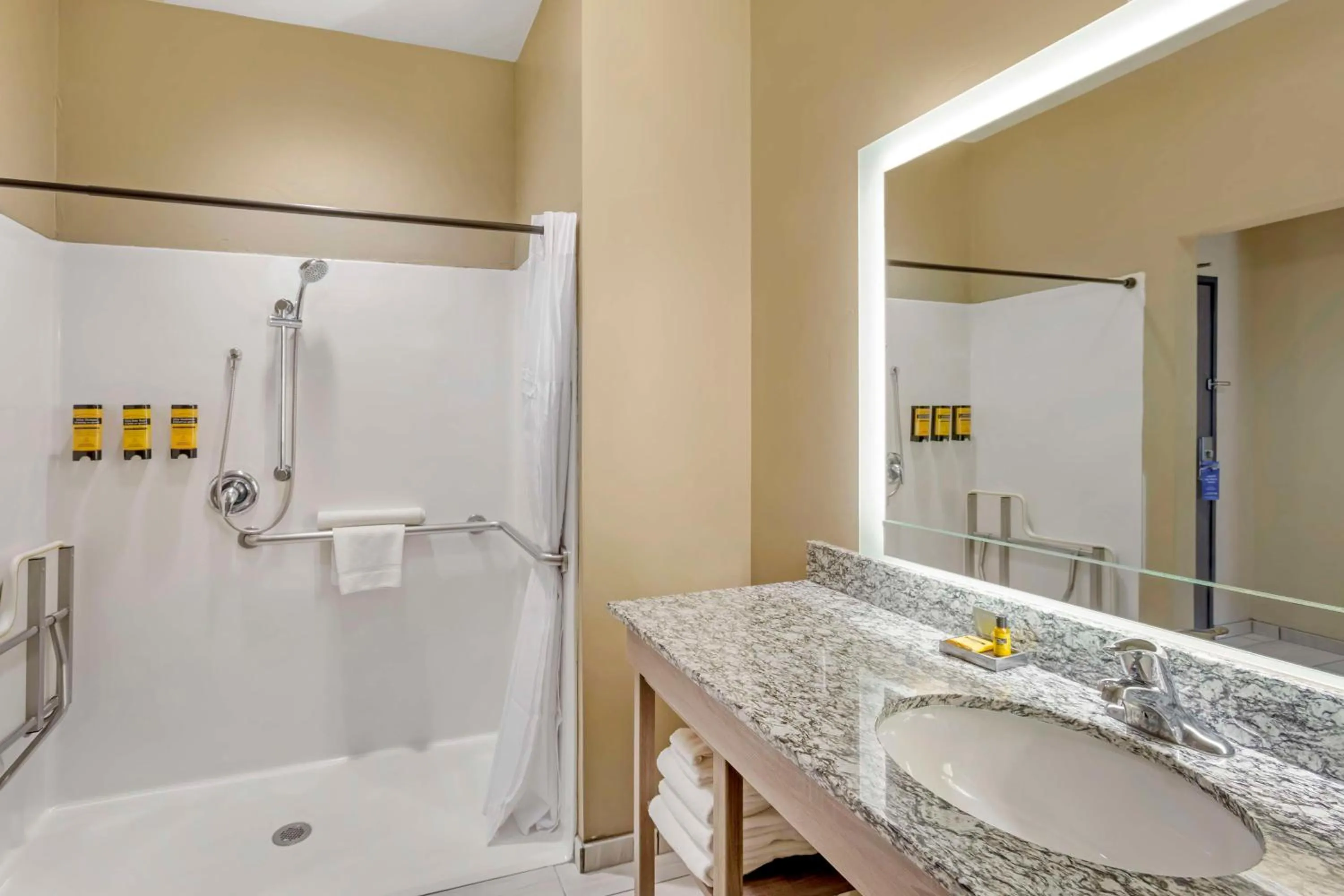 Bathroom in Best Western Plus Heber Valley Hotel