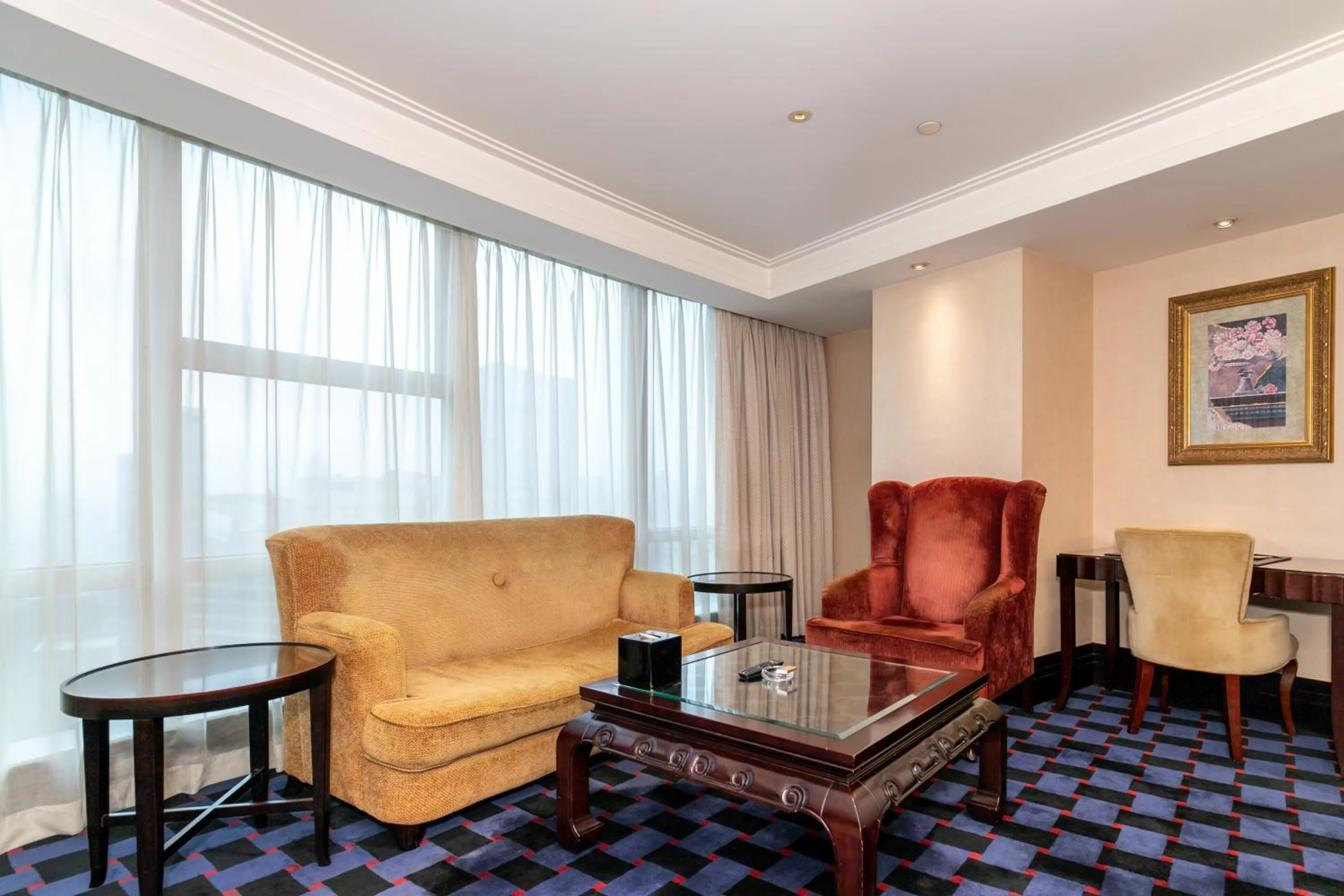 Living room in Royal Mediterranean Hotel