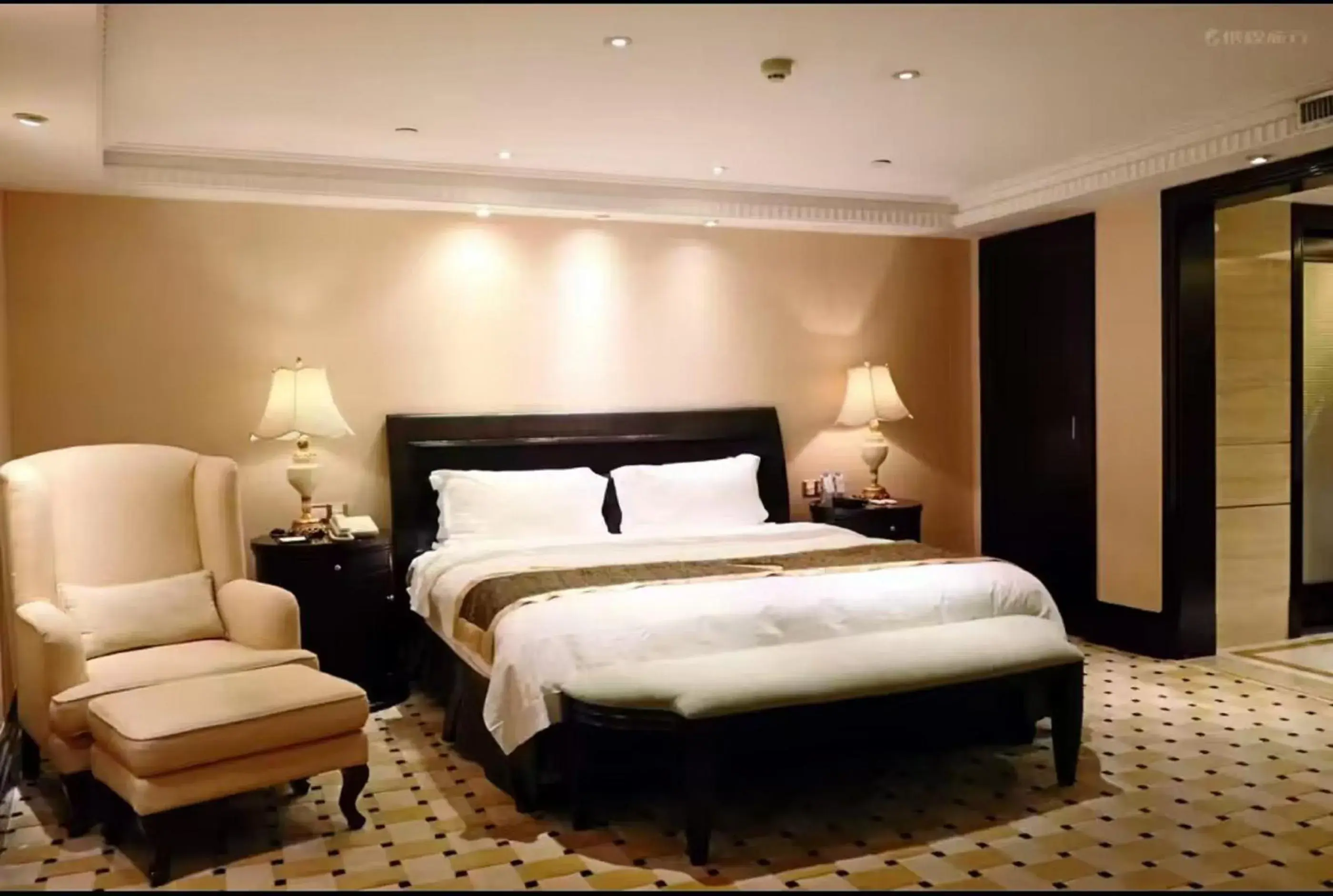 Embassy Suite in Royal Mediterranean Hotel Embassy Suite in Royal Mediterranean Hotel