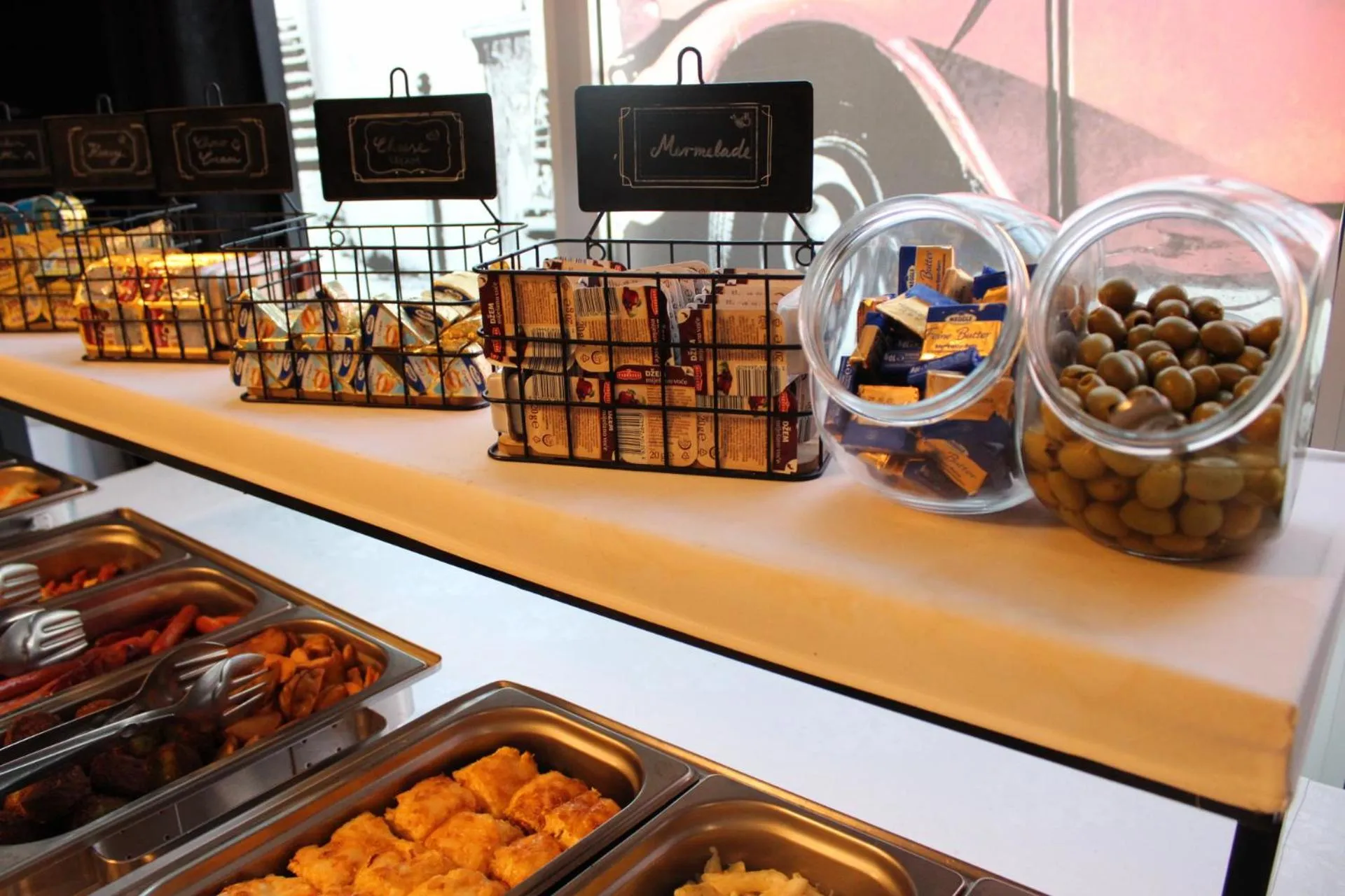 Breakfast in Orange Hotel