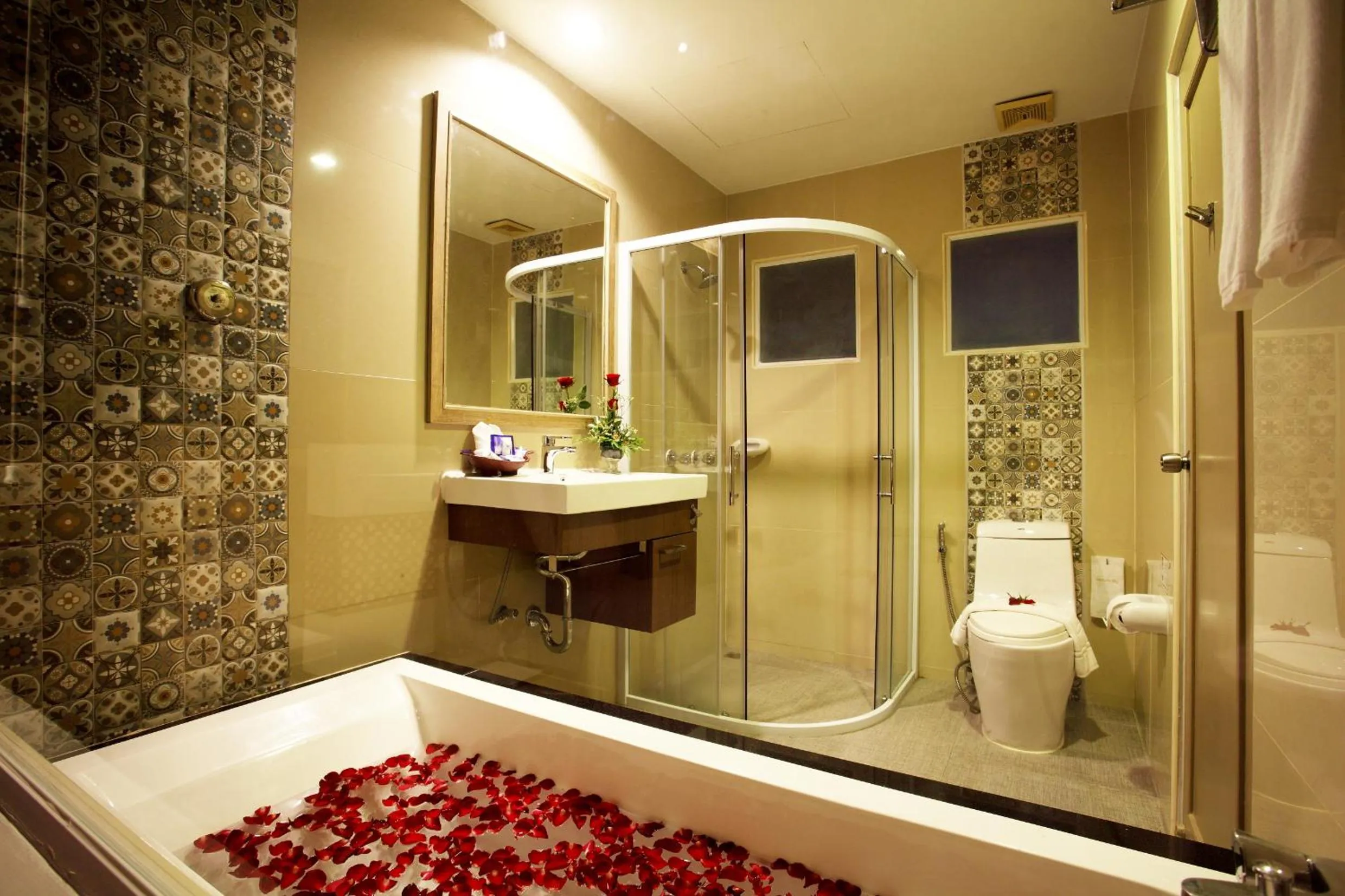 Shower in Access Resort & Villas - SHA Plus