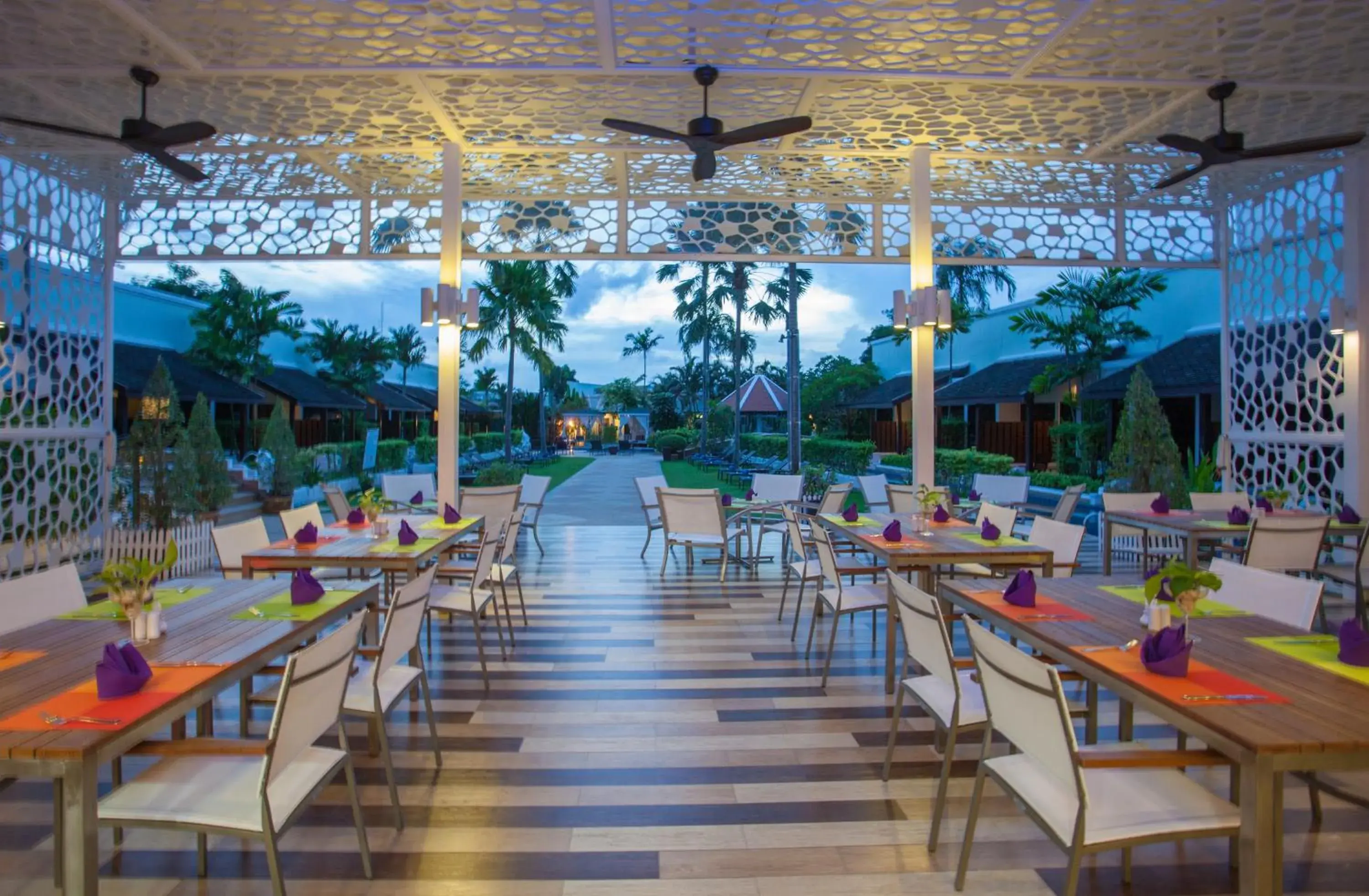 Lounge or bar in Access Resort & Villas - SHA Plus Lounge or bar in Access Resort & Villas - SHA Plus