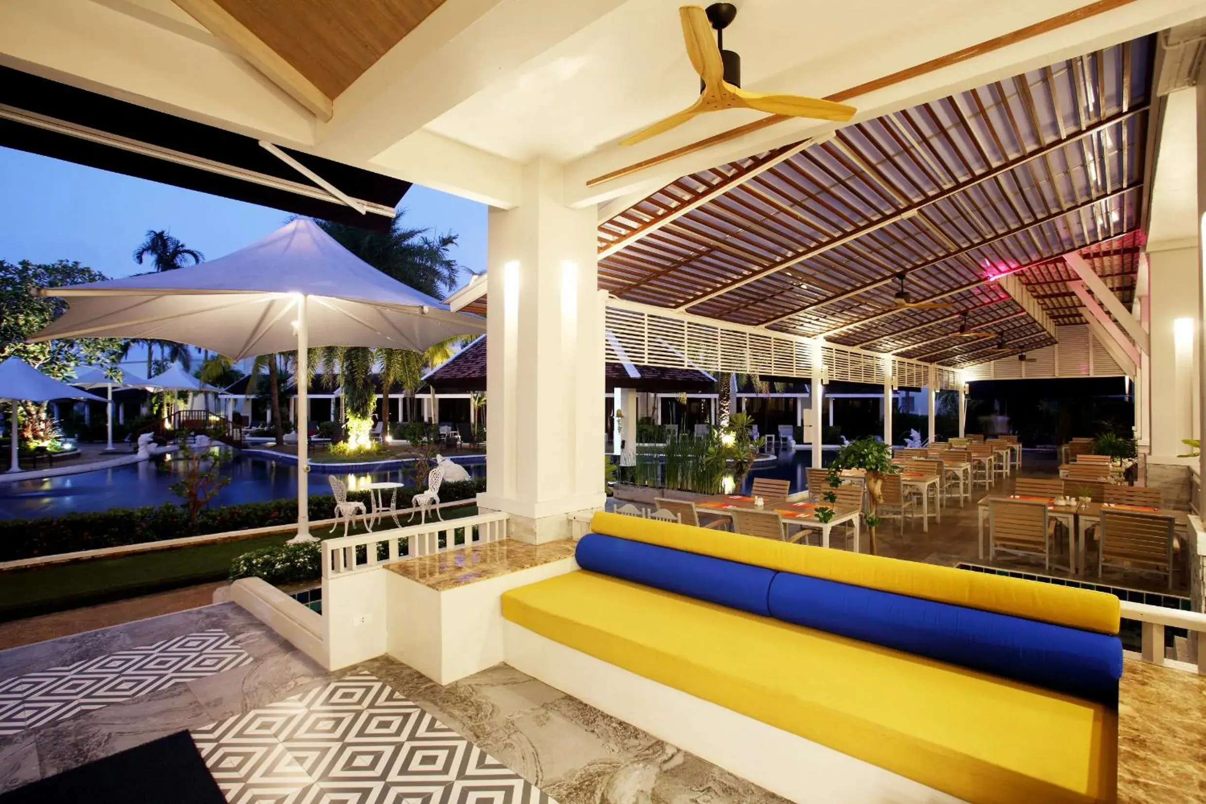 Lounge or bar in Access Resort & Villas - SHA Plus Lounge or bar in Access Resort & Villas - SHA Plus