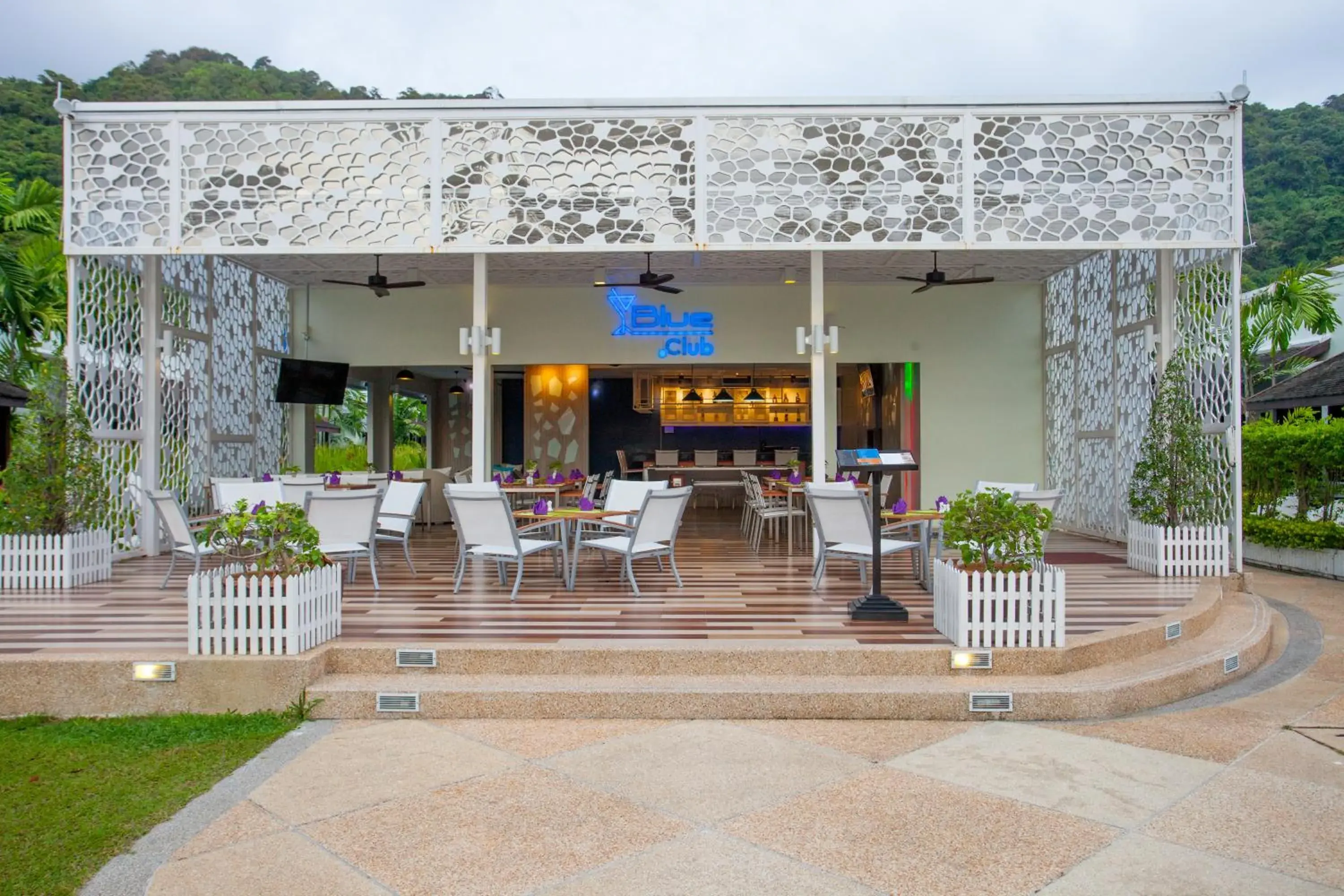 Lounge or bar in Access Resort & Villas - SHA Plus Lounge or bar in Access Resort & Villas - SHA Plus