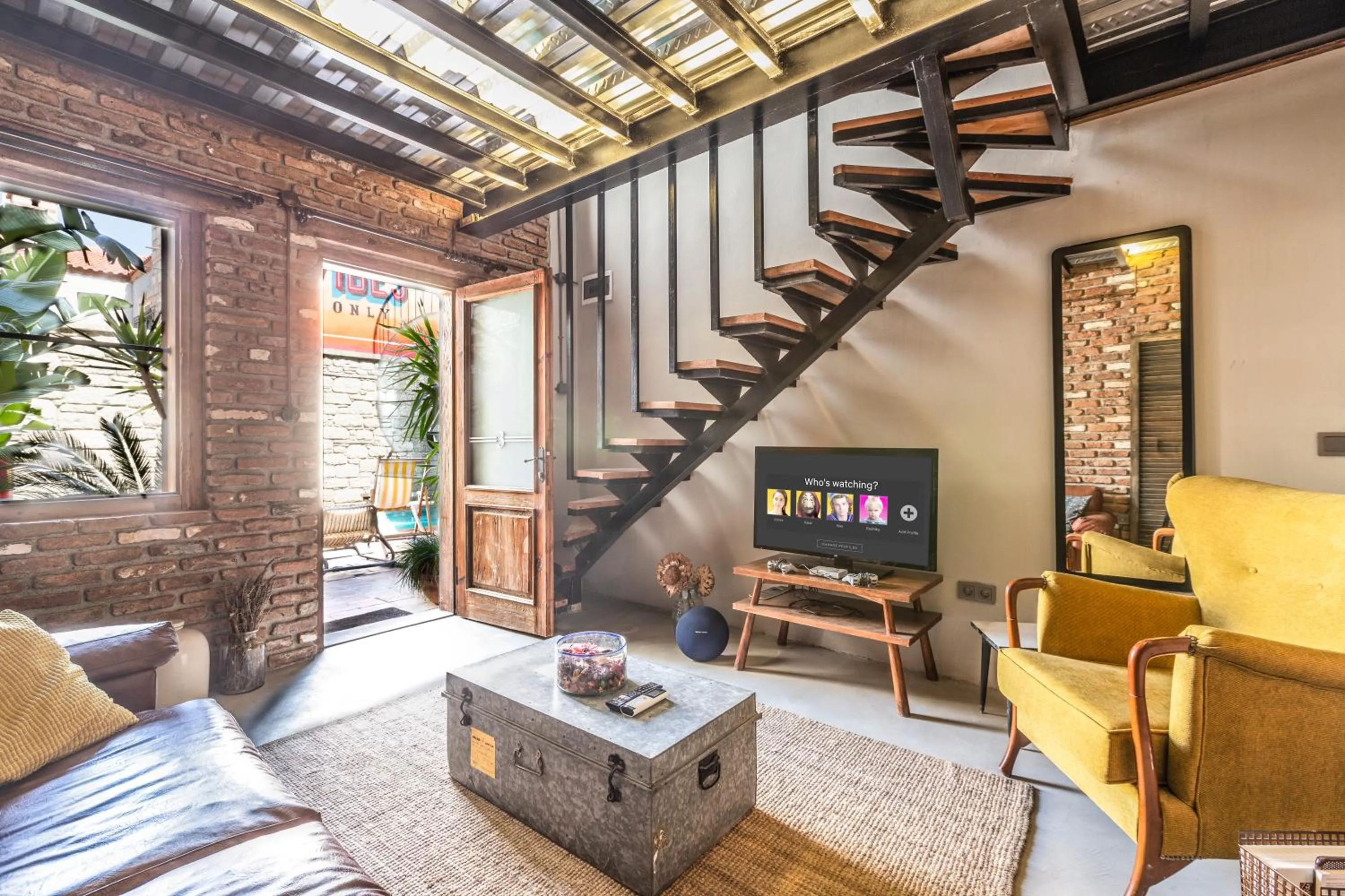 TV and multimedia in Hotel Pop Alaçatı