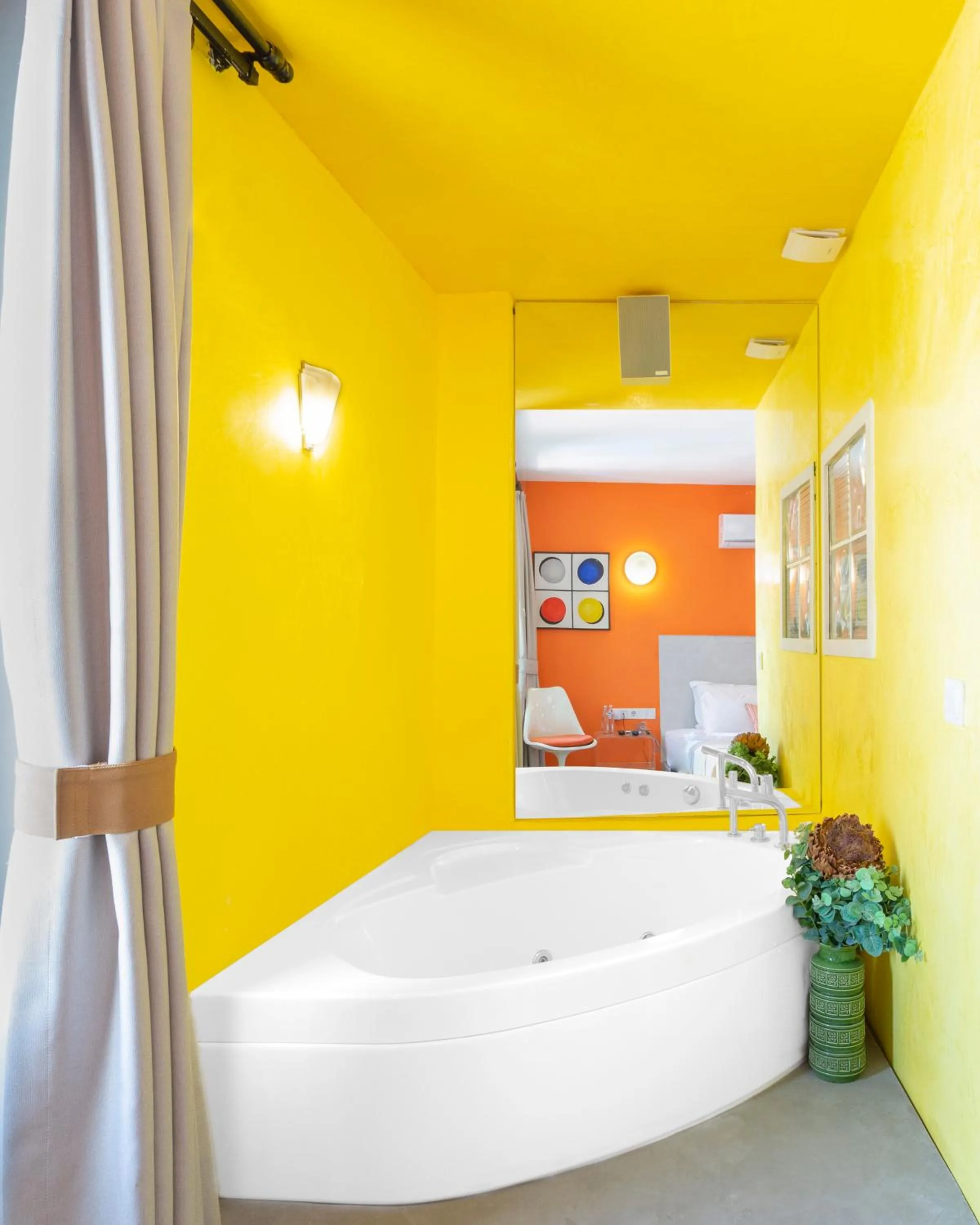 Hot Tub in Hotel Pop Alaçatı