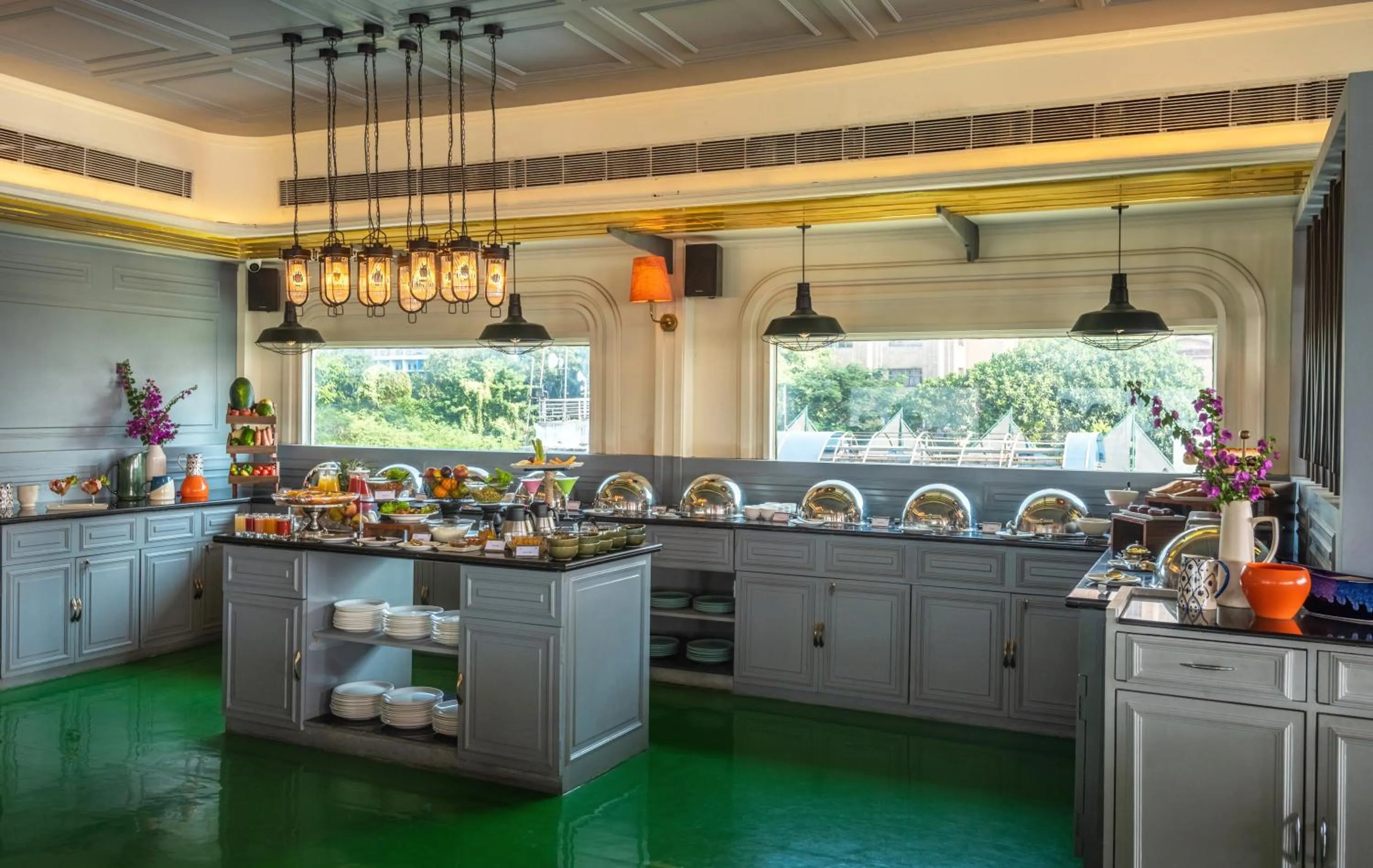 Restaurant/places to eat in Polo Floatel Kolkata