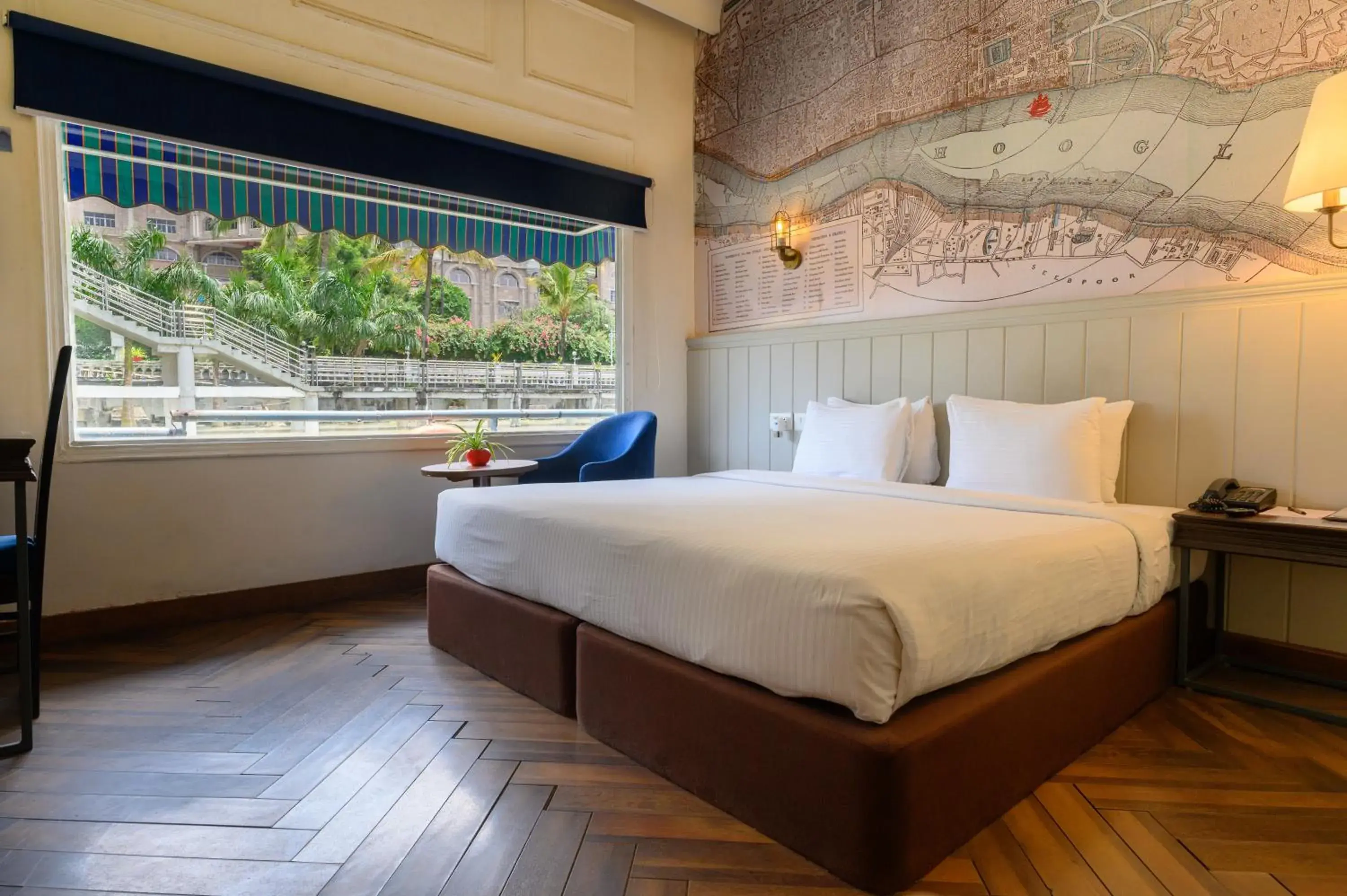 Deluxe Double Room in Polo Floatel Kolkata Deluxe Double Room in Polo Floatel Kolkata