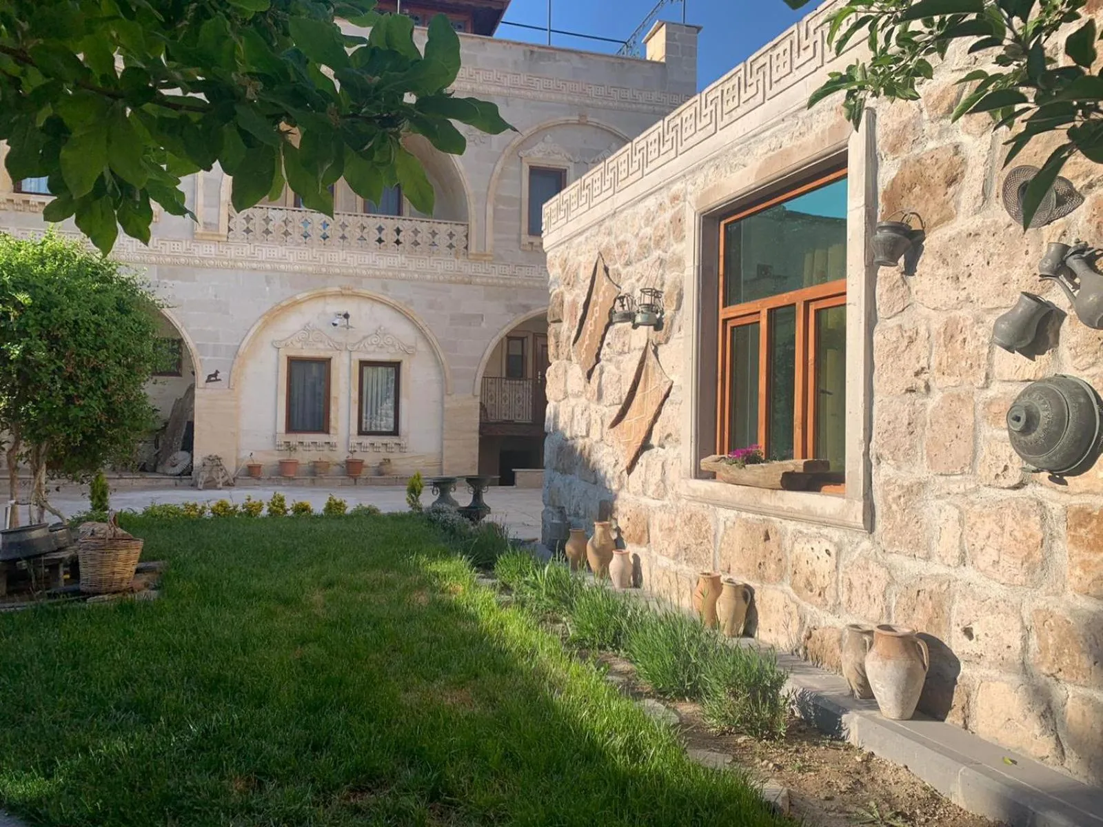 Large Double Room in Walnut House