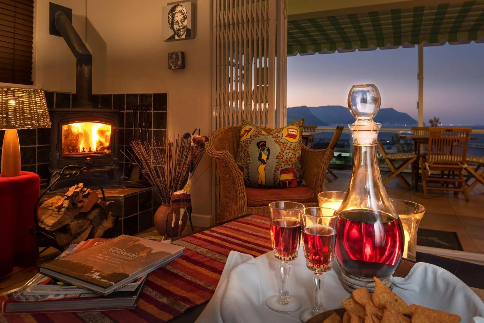 Communal lounge/ TV room in The Grosvenor Guest House & Self Catering