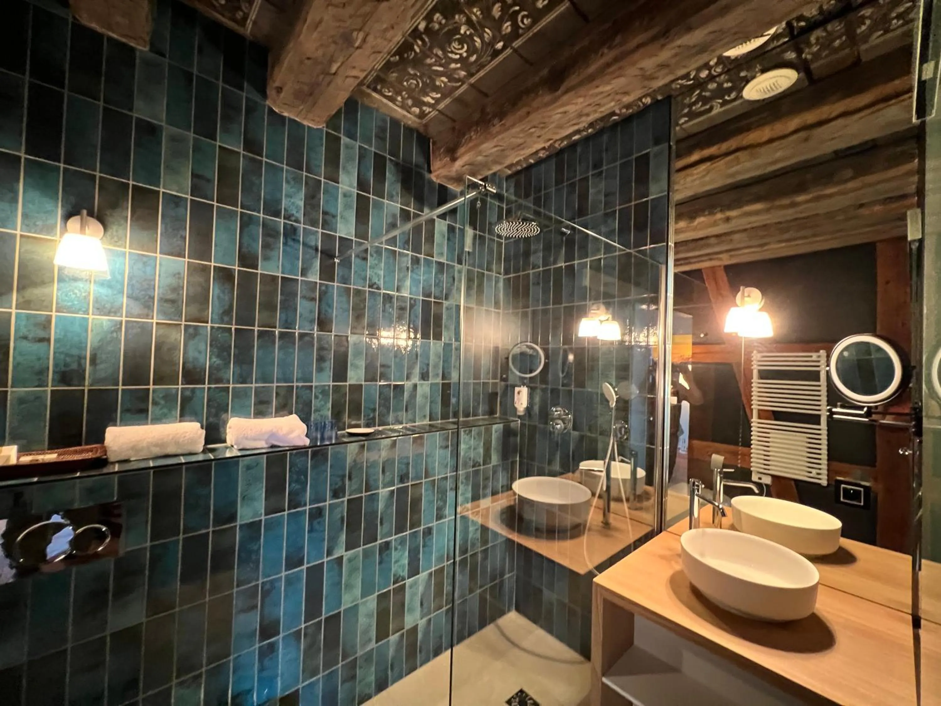 Property building in Le B. Suites, Chambres & Restaurant