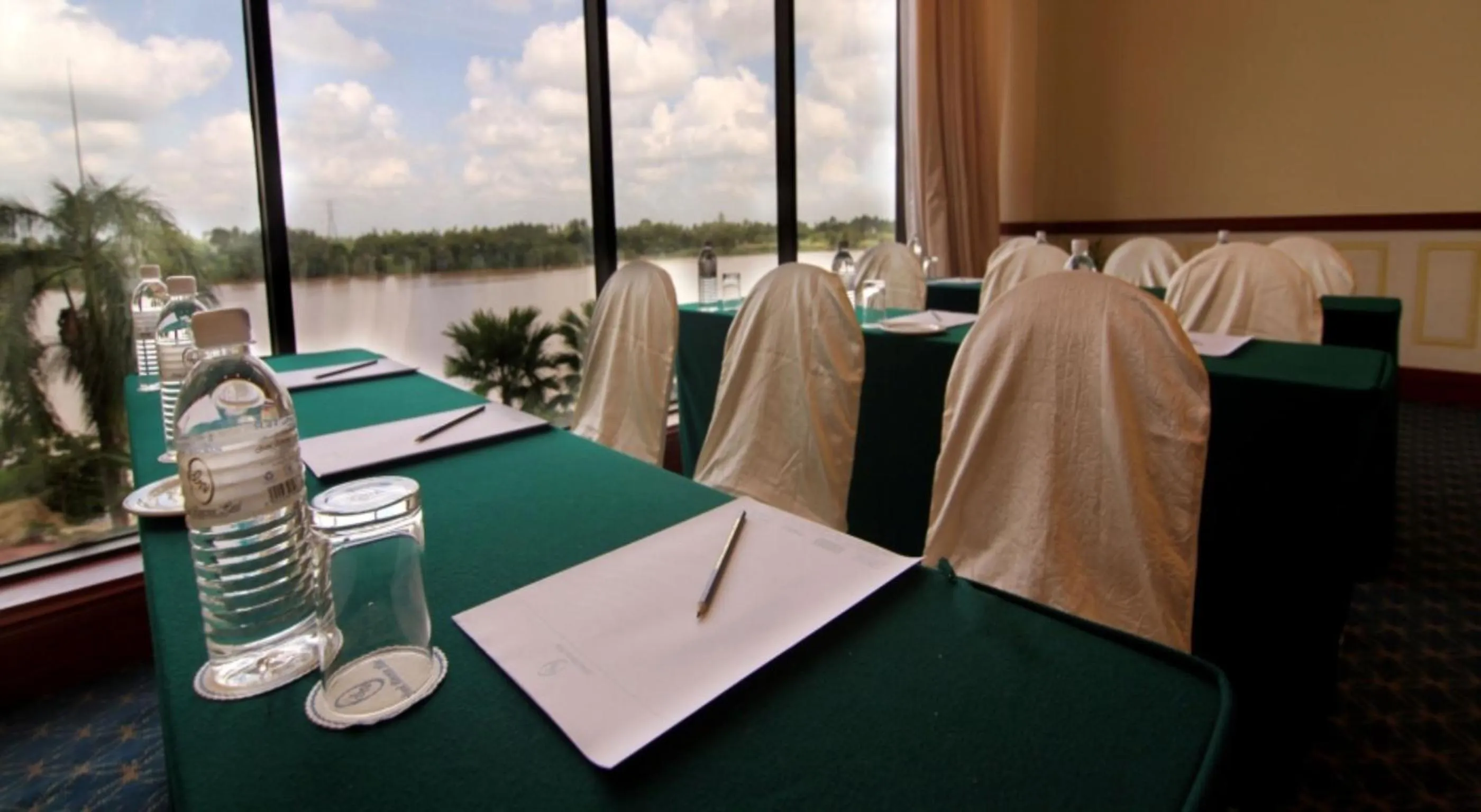 Meeting/conference room in Grand Riverview Hotel