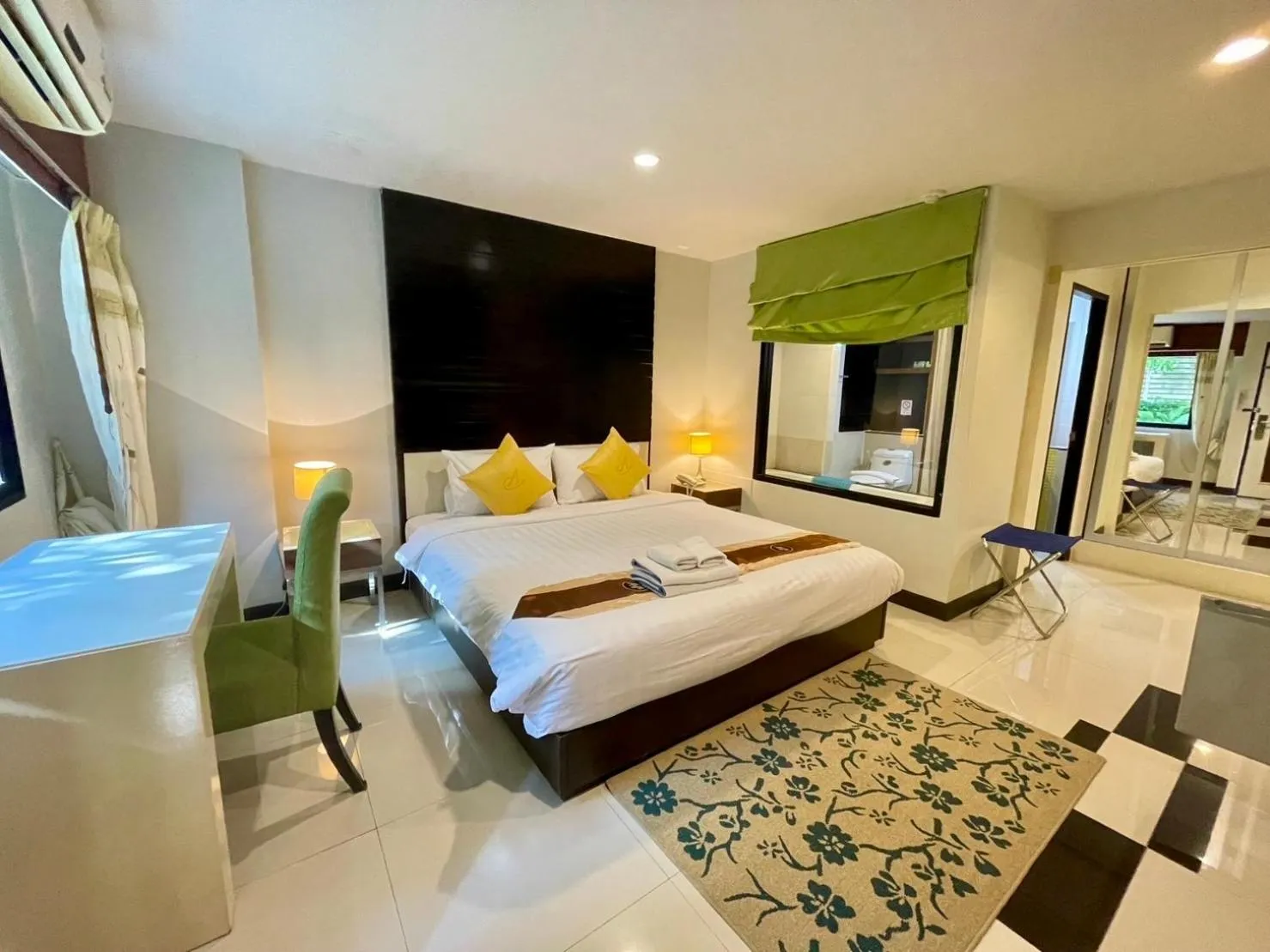 Photo of the whole room, Bed in Ayara Grand Palace Hotel