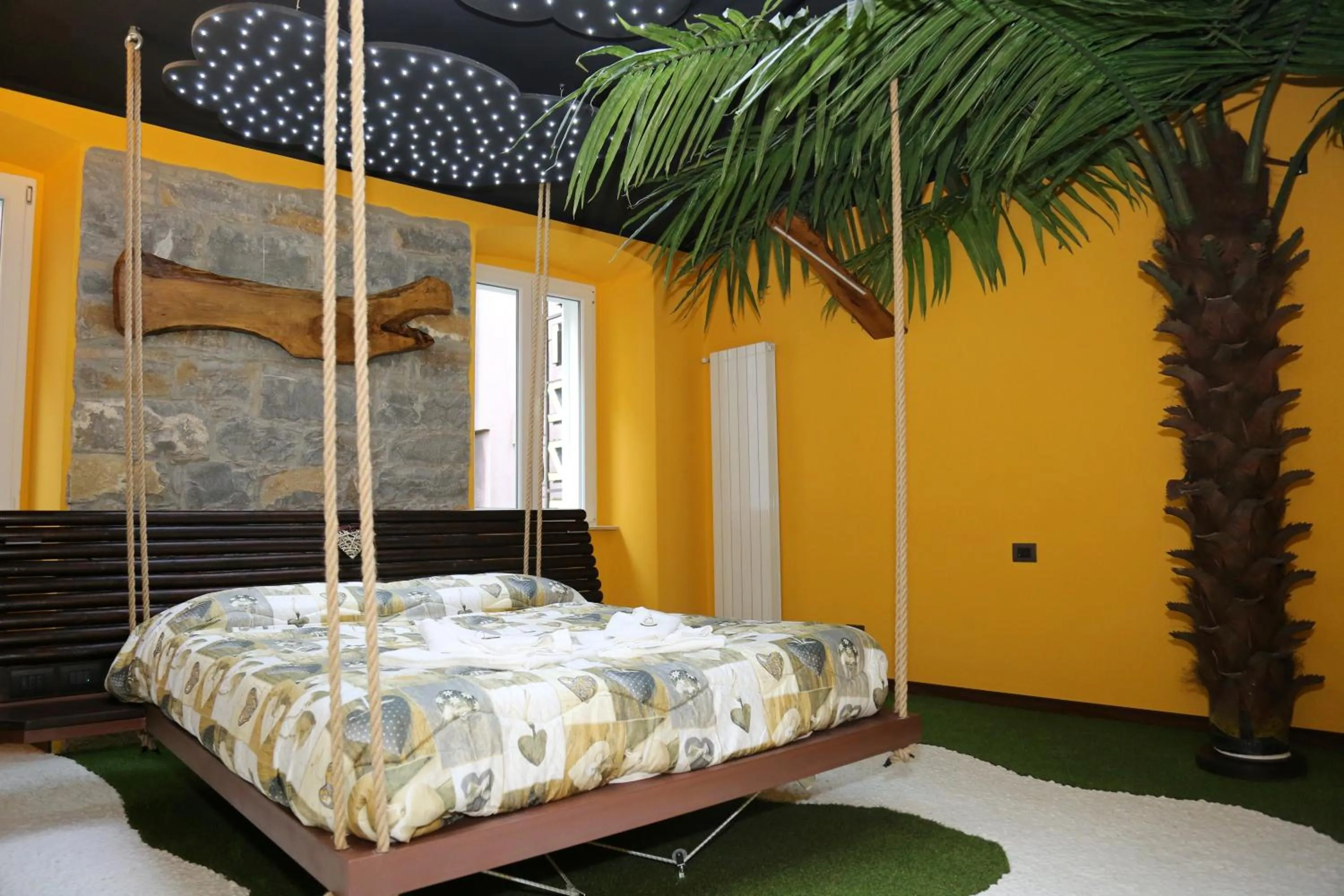 Photo of the whole room, Bed in Thematic Rooms - AThema Atmosphere