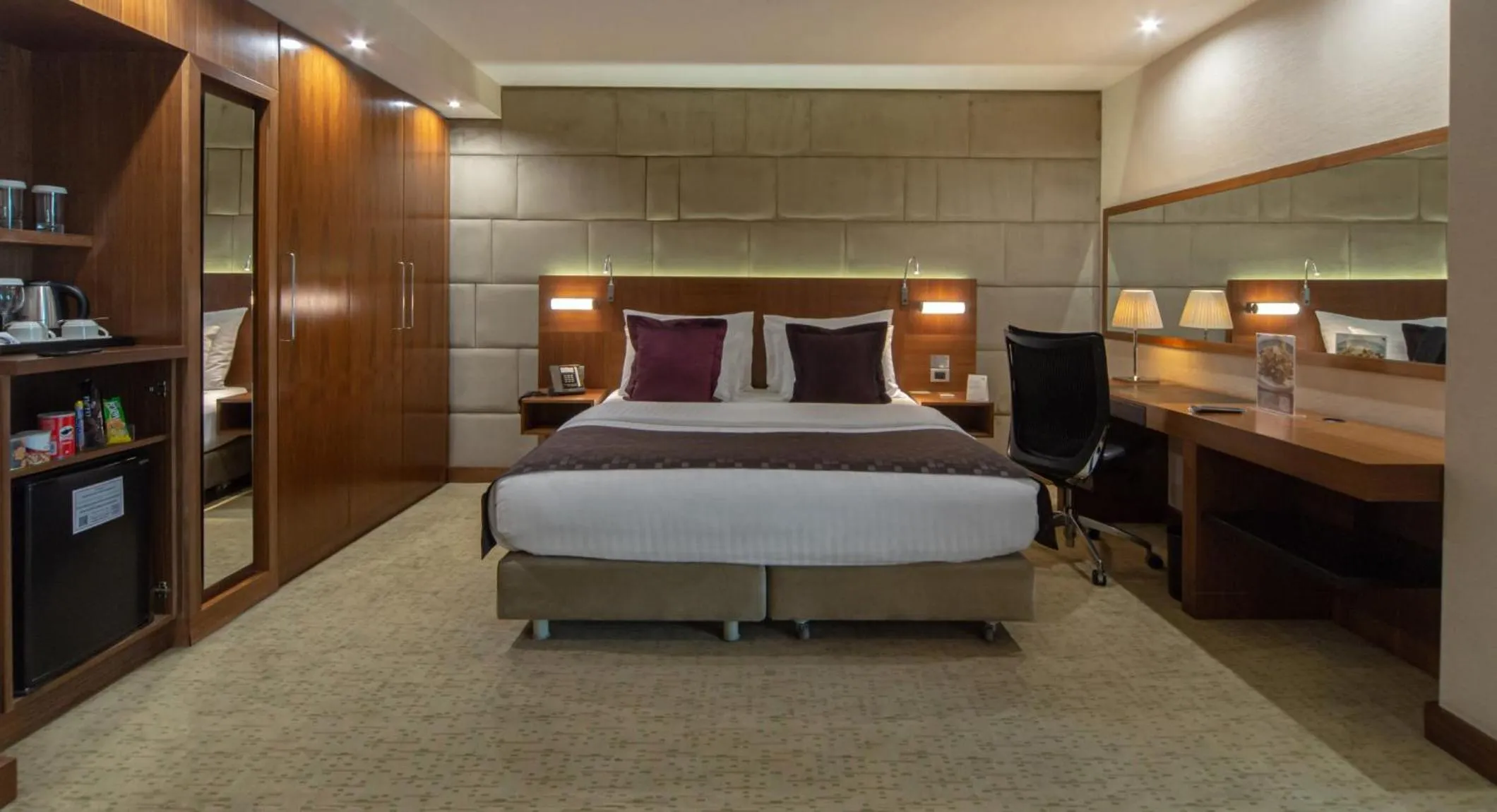 Photo of the whole room, Bed in Crowne Plaza Istanbul Harbiye by IHG