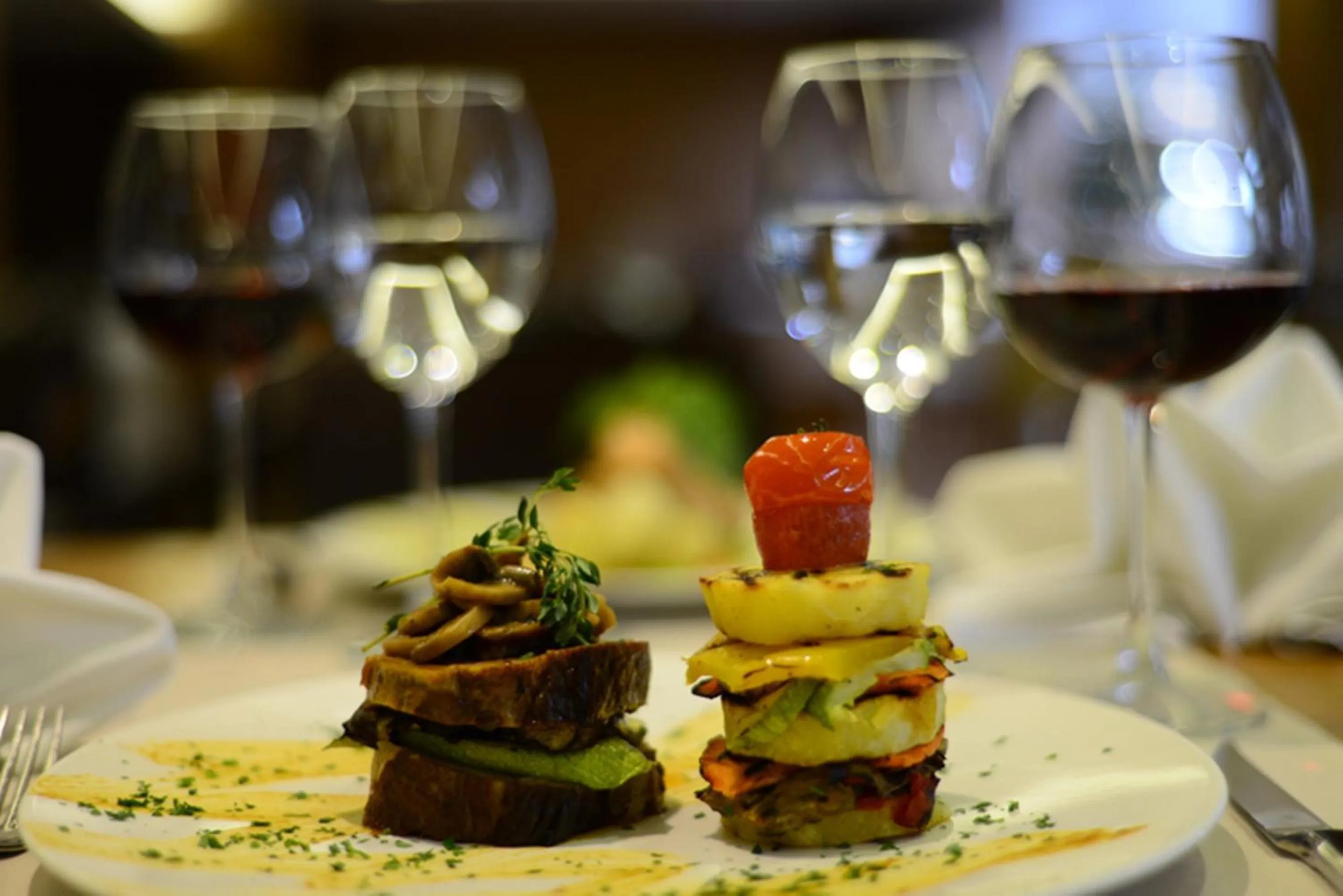 Restaurant/places to eat in Crowne Plaza Istanbul Harbiye by IHG