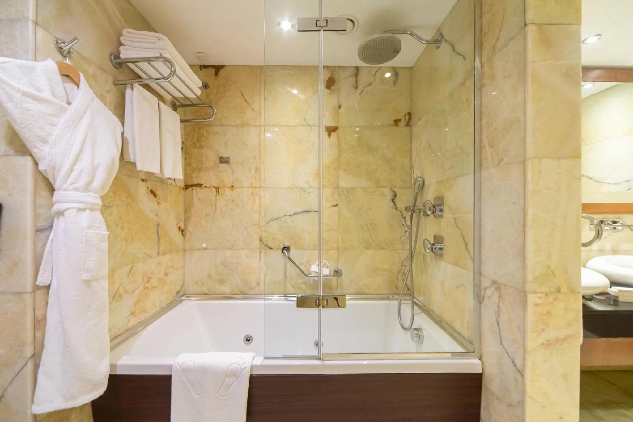 Photo of the whole room in Crowne Plaza Istanbul Harbiye by IHG