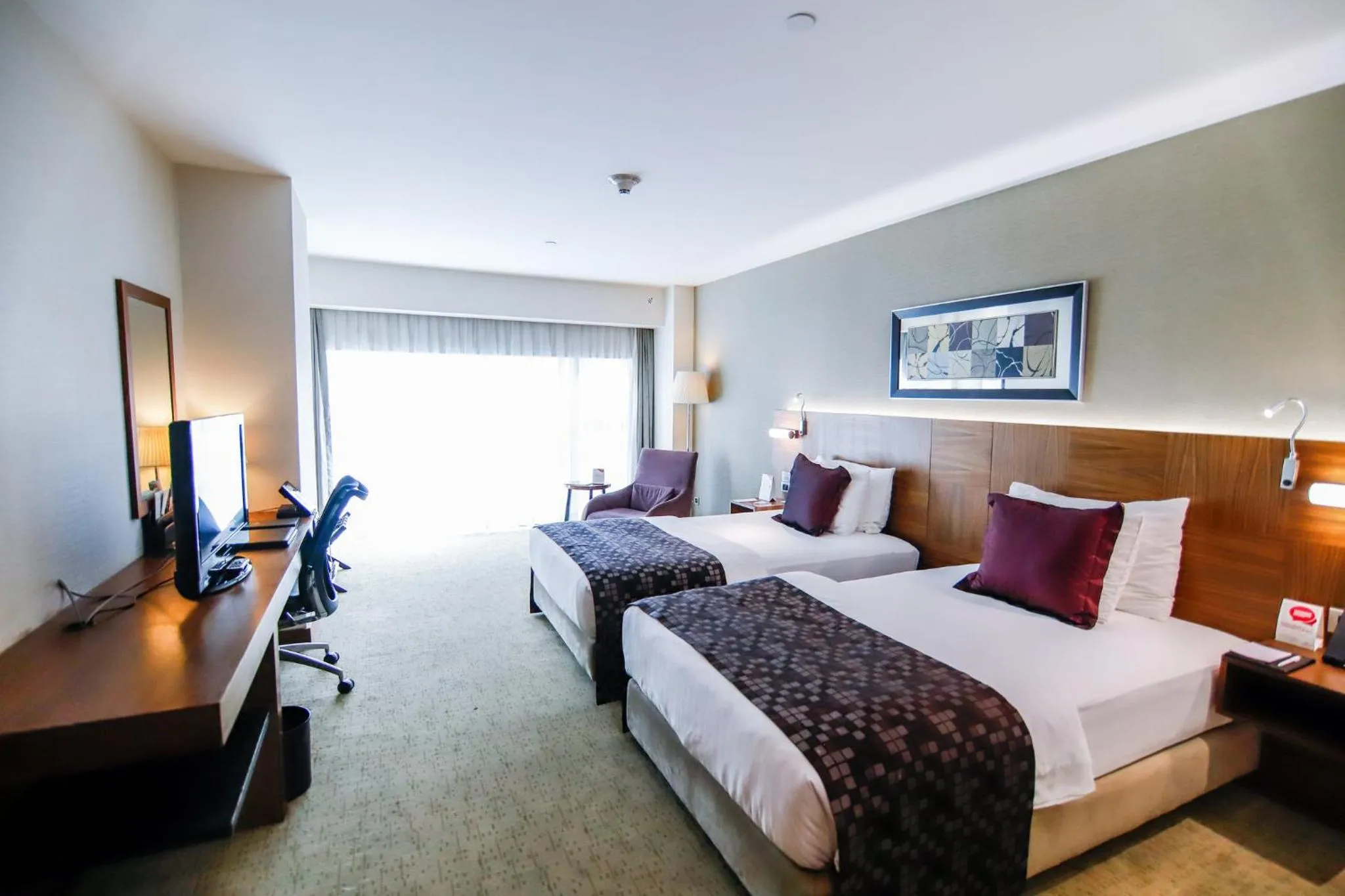 Photo of the whole room, Bed in Crowne Plaza Istanbul Harbiye by IHG