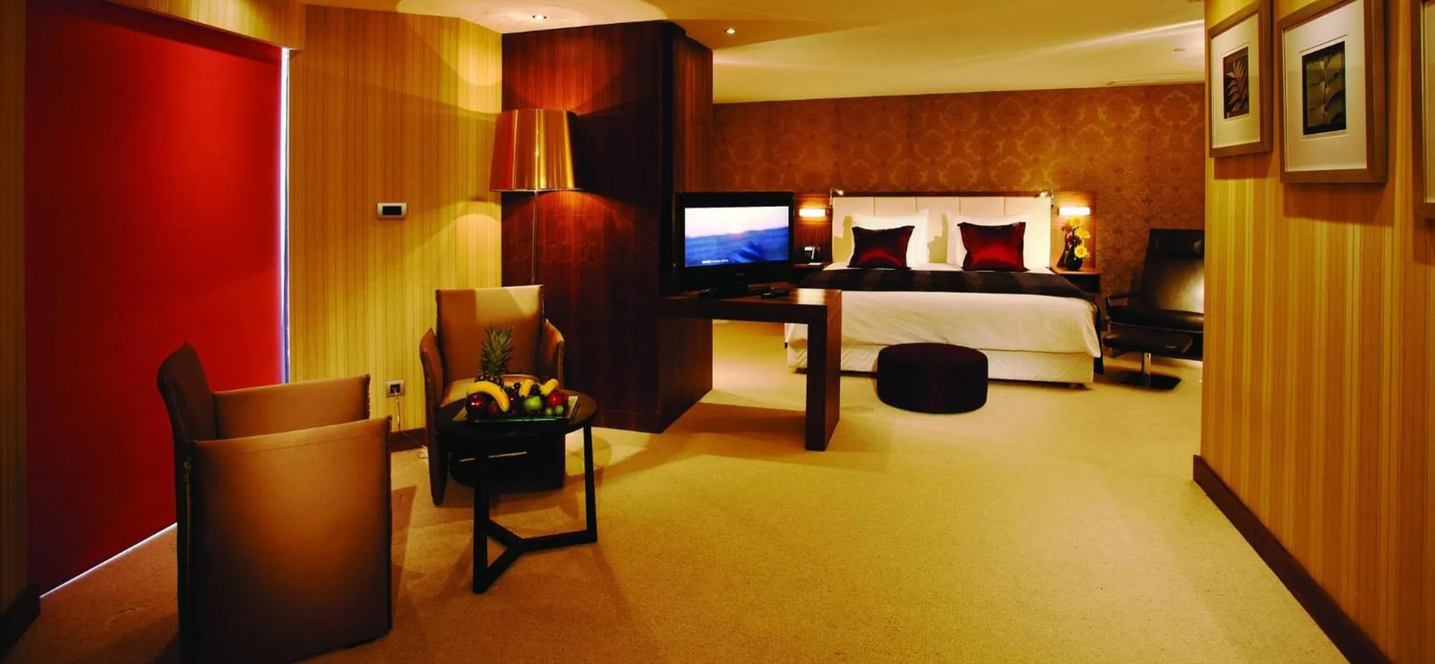 Photo of the whole room, Bed in Crowne Plaza Istanbul Harbiye by IHG