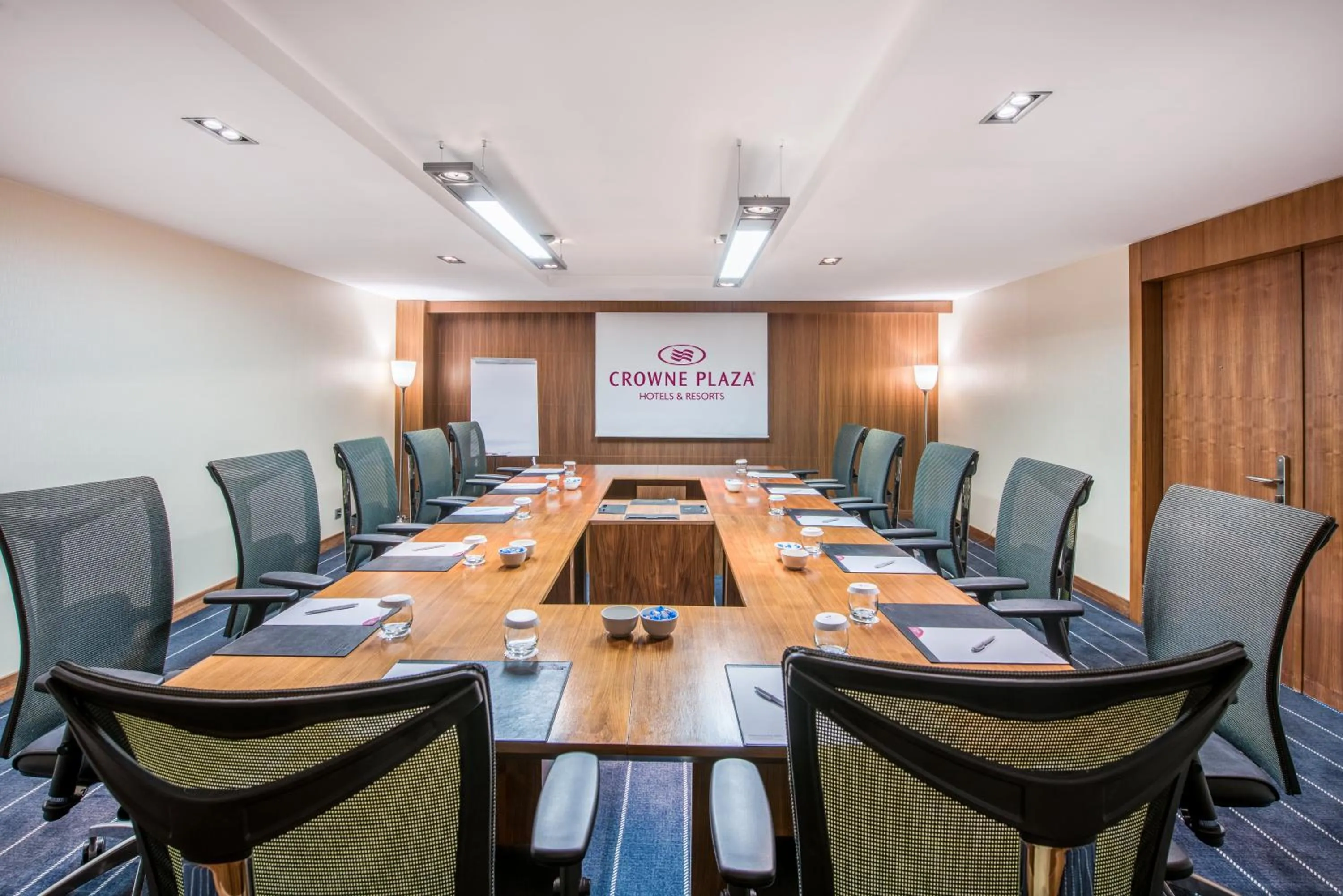 Meeting/conference room in Crowne Plaza Istanbul Harbiye by IHG